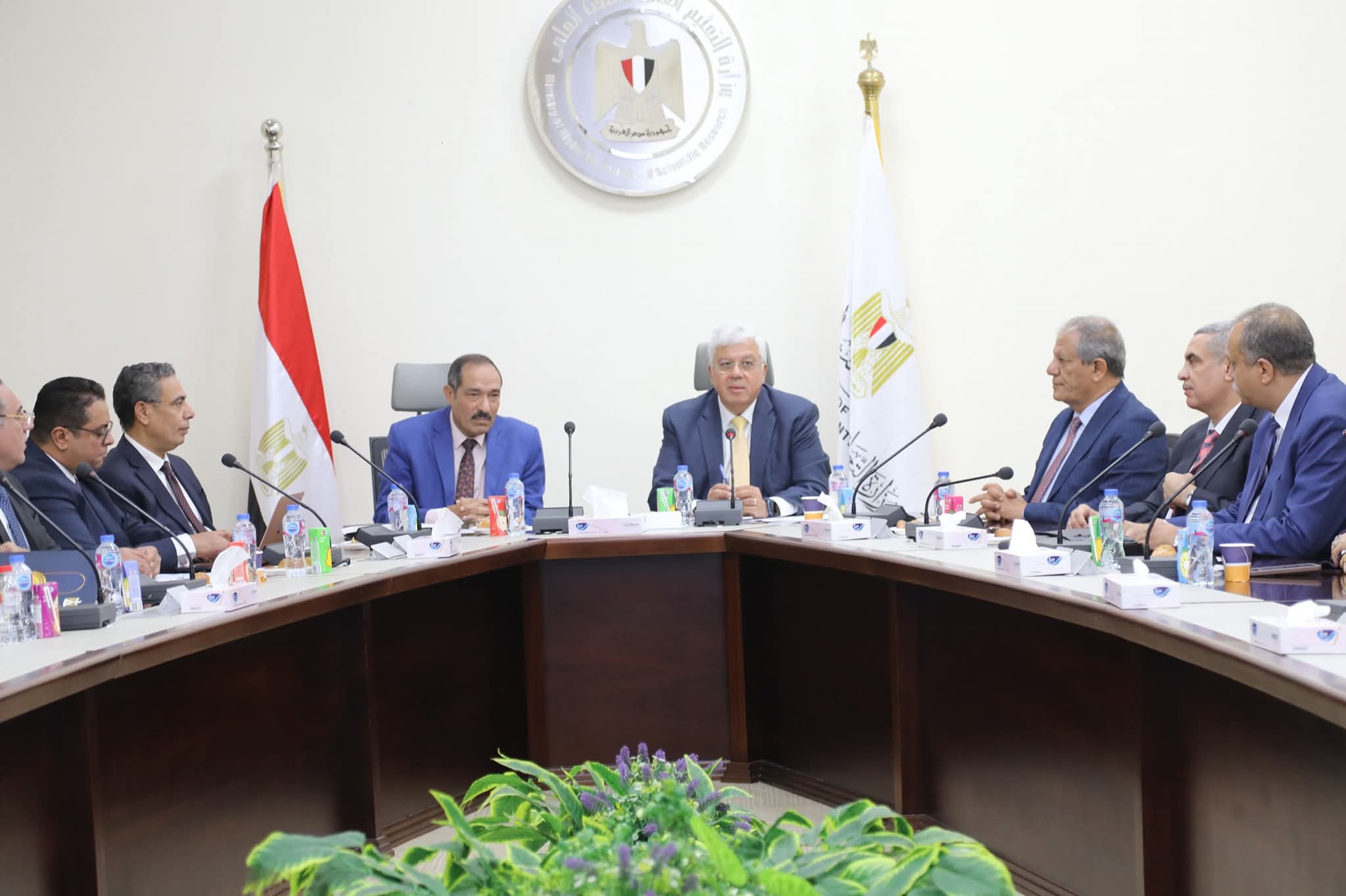لأول مرة بدء أعمال اللجنة العليا لاختيار عمداء المعاهد العليا