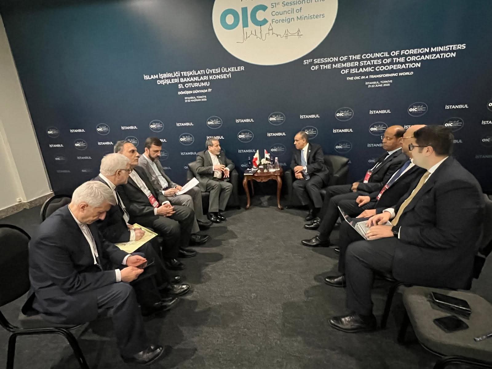 وزير الخارجية يلتقي بوزير خارجية إيران فى اسطنبول