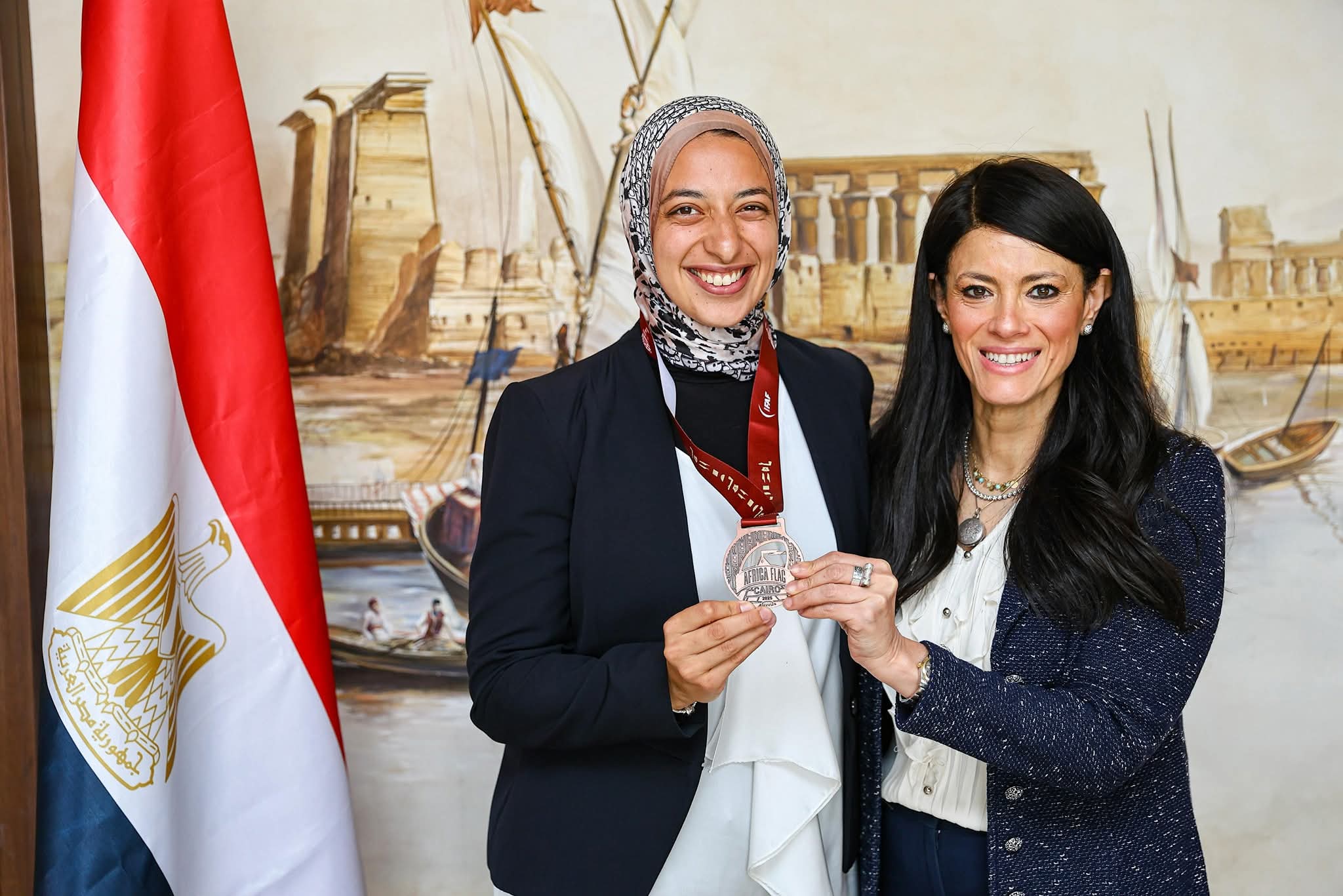 وزيرة التخطيط تُشارك في الاحتفال بـ «اليوم الأولمبى»وتُكرم فرح لاعبة منتخب مصر