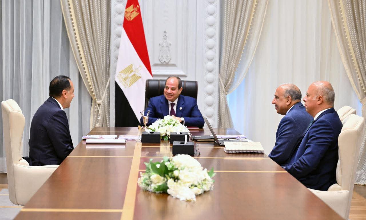 الرئيس يبحث مشروعات الربط الكهربائى مع السعودية واليونان.. وتدعيم الشبكة القومية