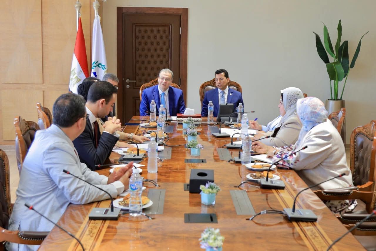 رئيس التنظيم والإدارة يلتقى وزير الشباب والرياضة