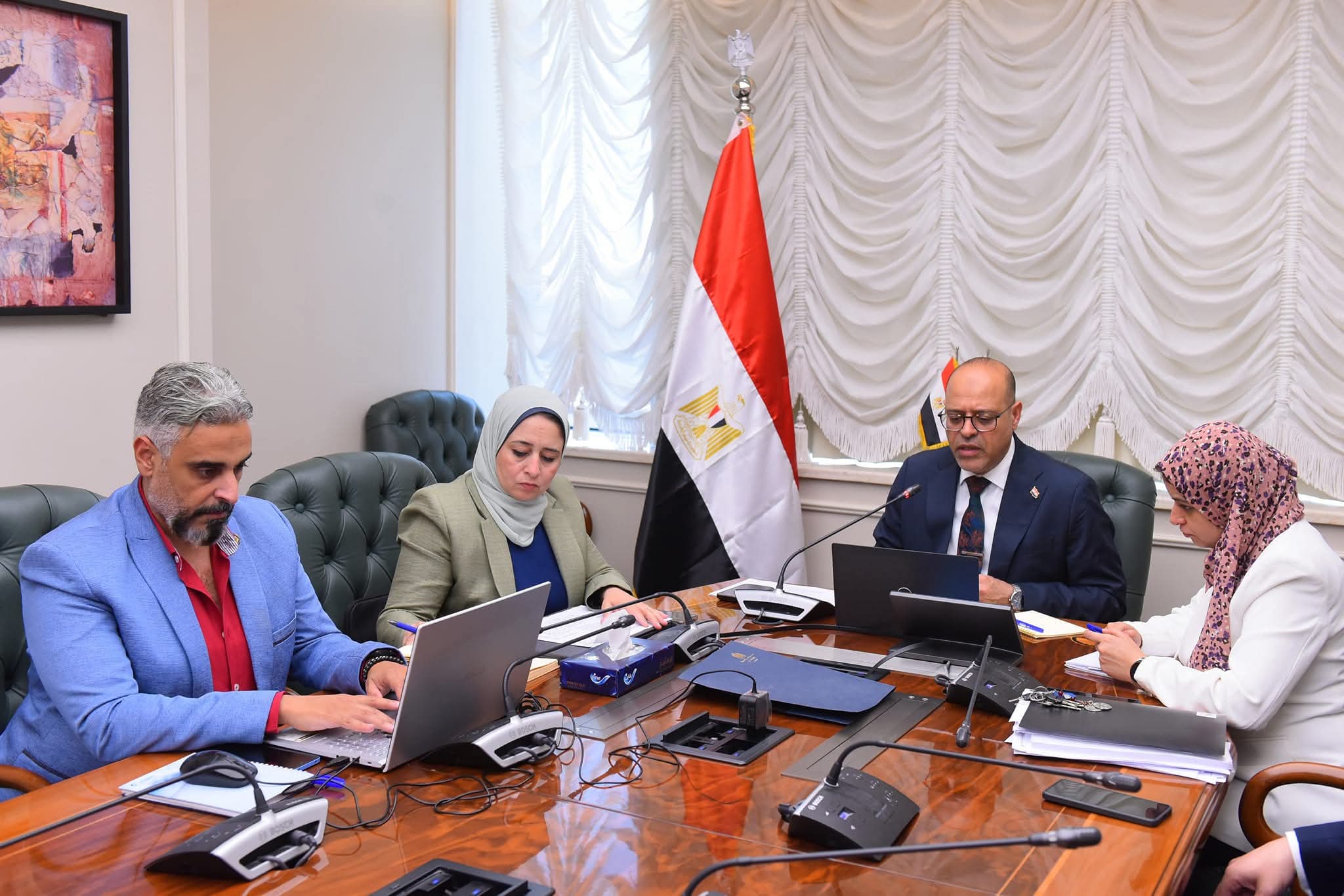 جبران يوجه أعضاء مكاتب التمثيل بالخارج بتوفير فرص عمل للشباب