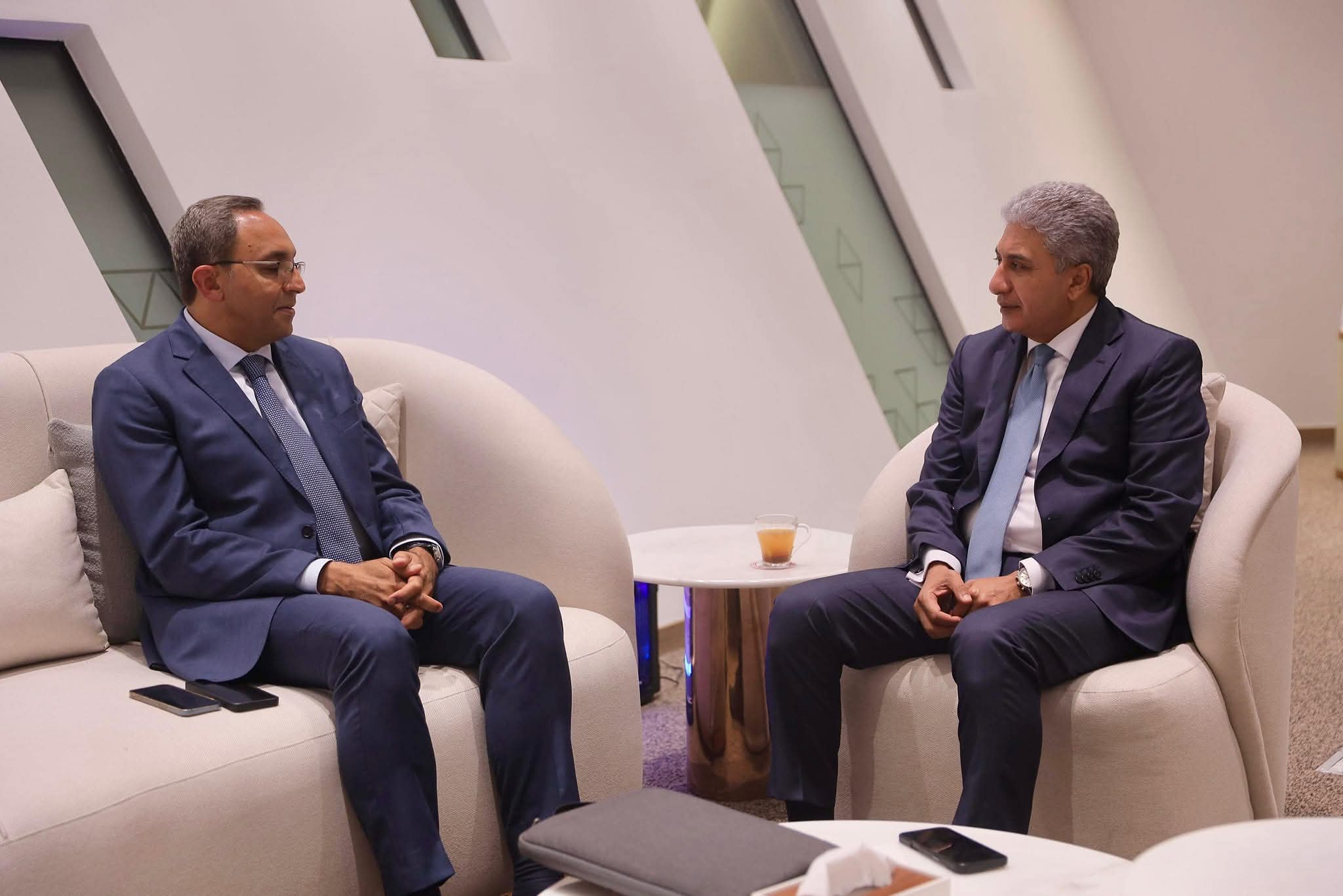 وزير السياحة يبحث مع محافظ قنا الترويج للمقومات والمنتجات السياحية