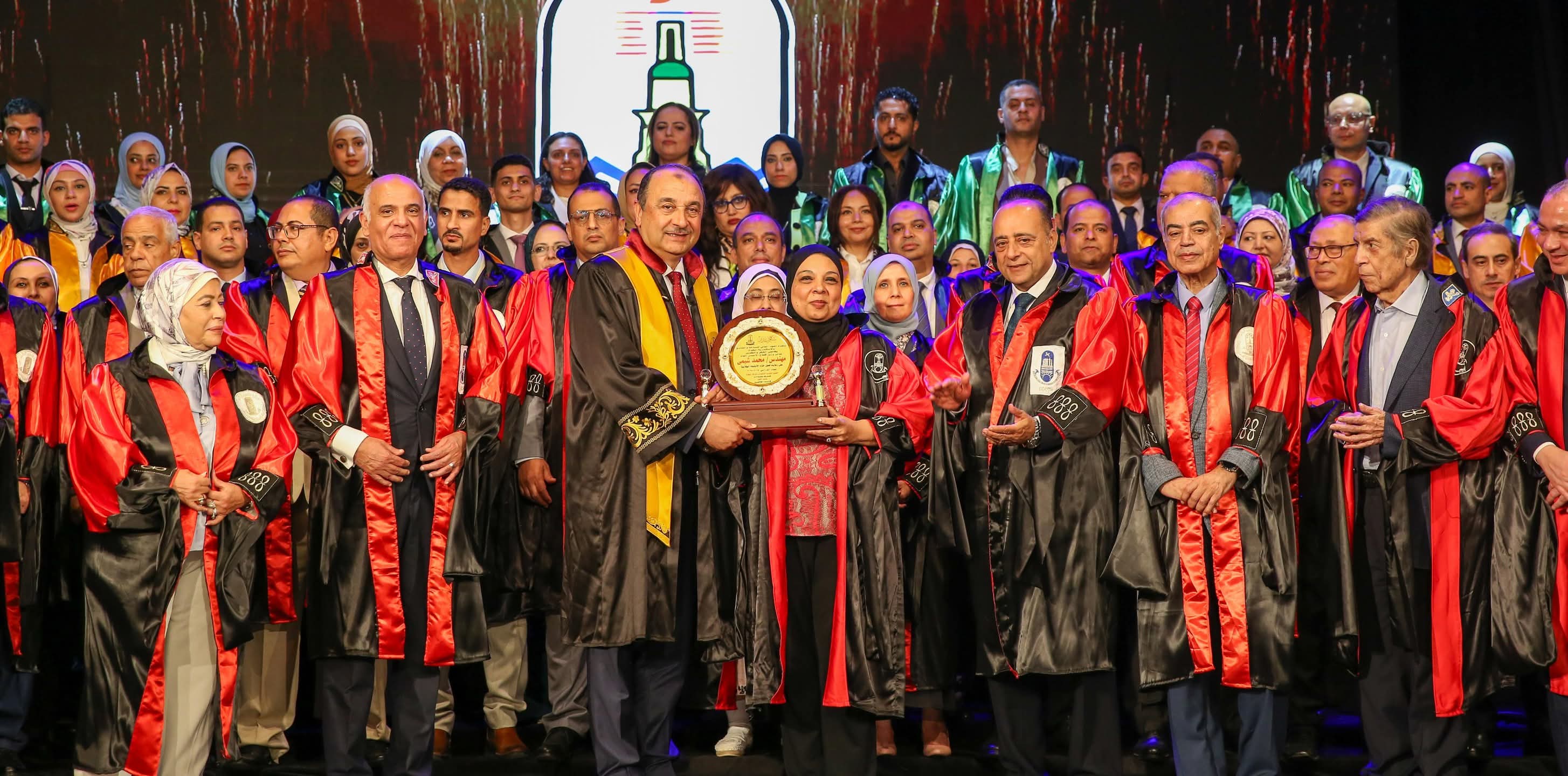 وزير قطاع الأعمال يشهد حفل ختام الأنشطة الطلابية لمعهد "إيجوث"