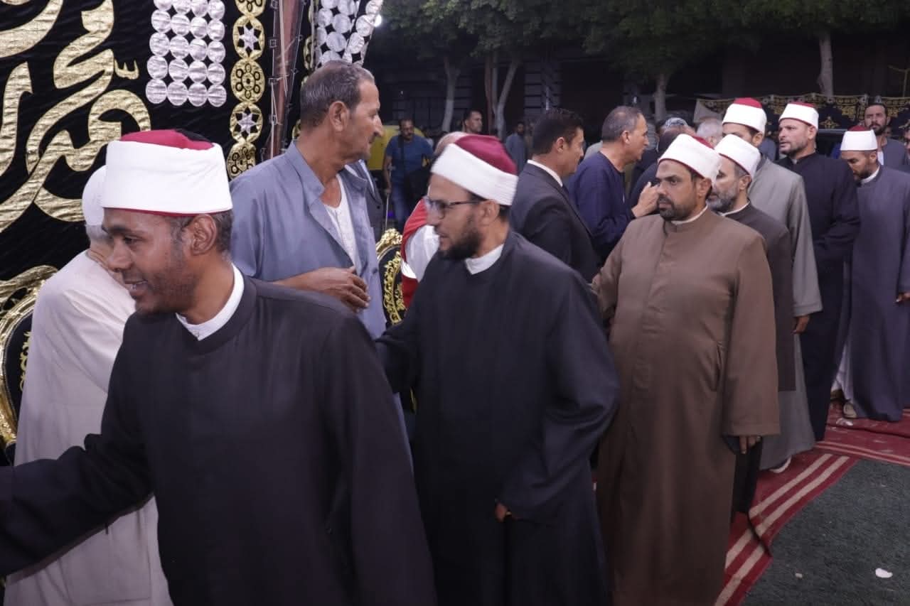 وفد الأوقاف يعزى في شهيدات حادث المنوفية