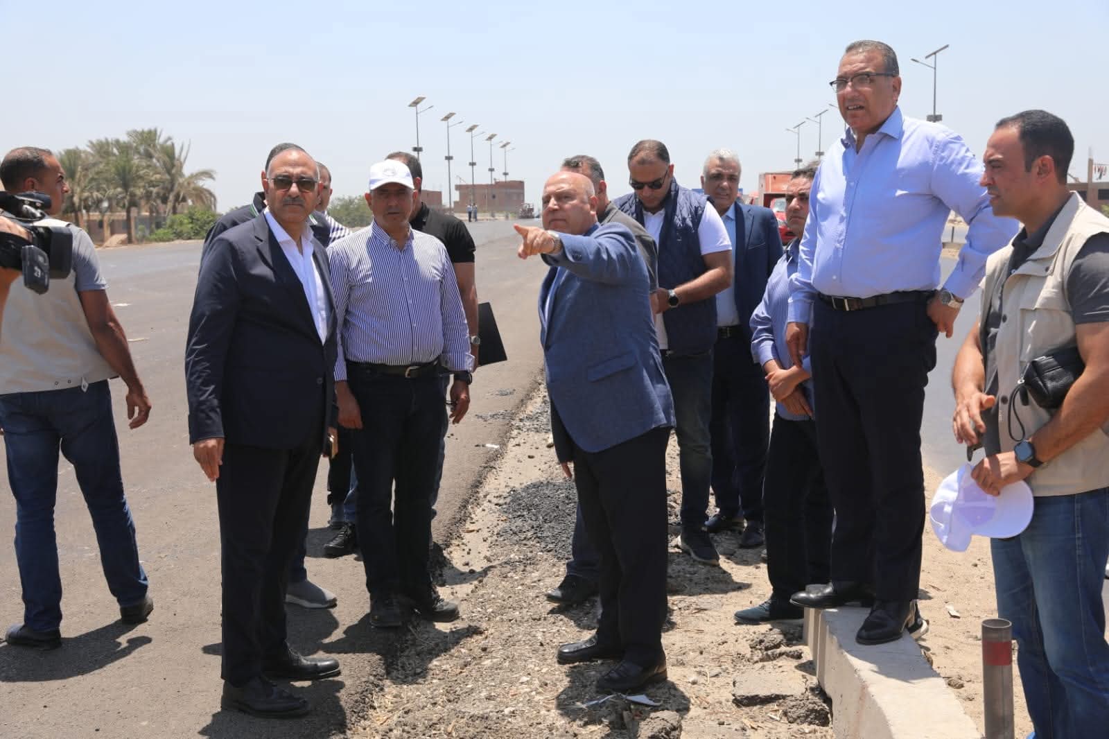 كامل الوزير: تطوير شامل للطريق الدائري الإقليمي بطول 400 كم