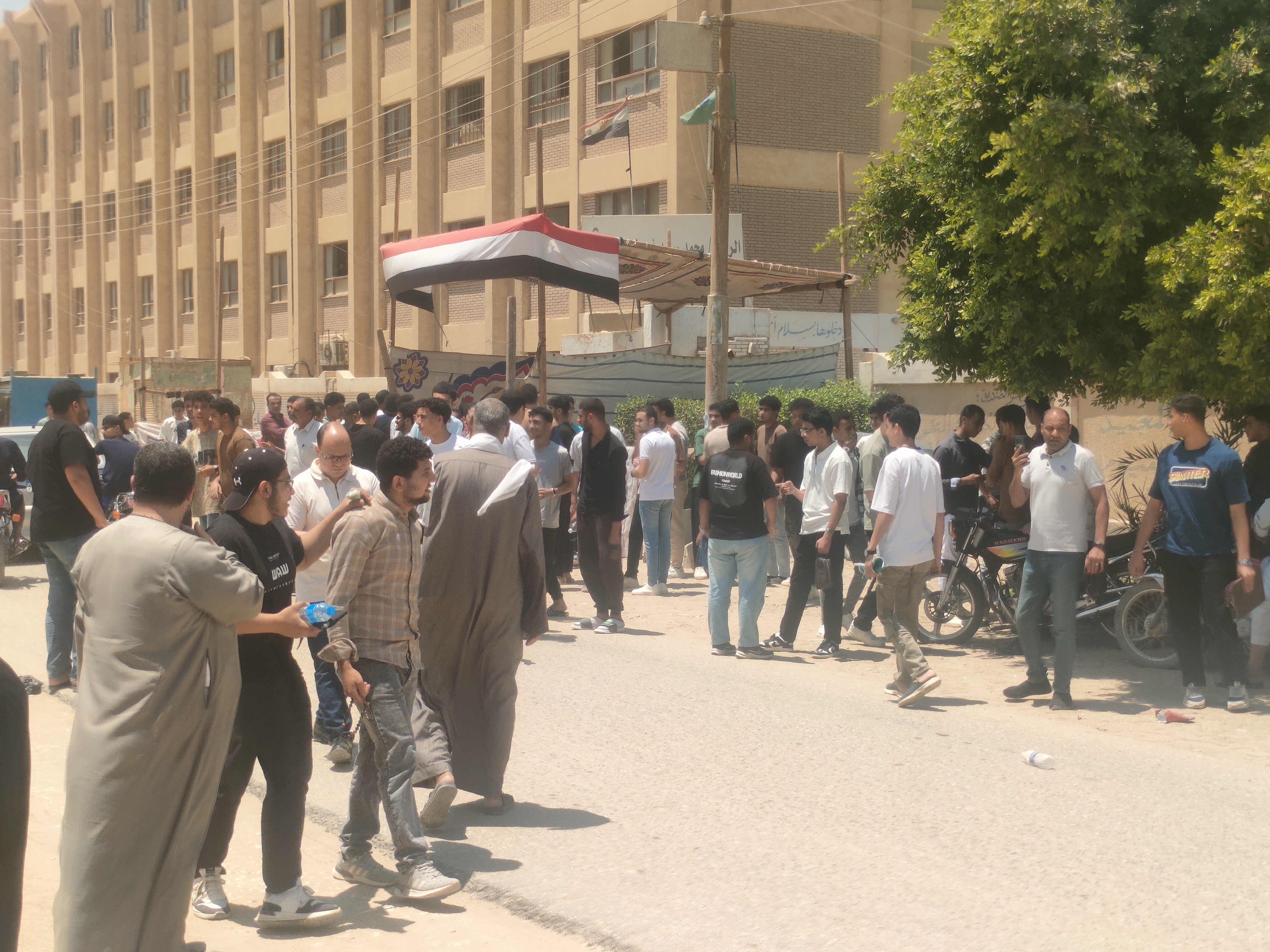 طلاب الثانوية العامة بالفيوم: امتحان اللغة العربية في متناول الطالب المتوسط والأسئلة خلت من التعقيد