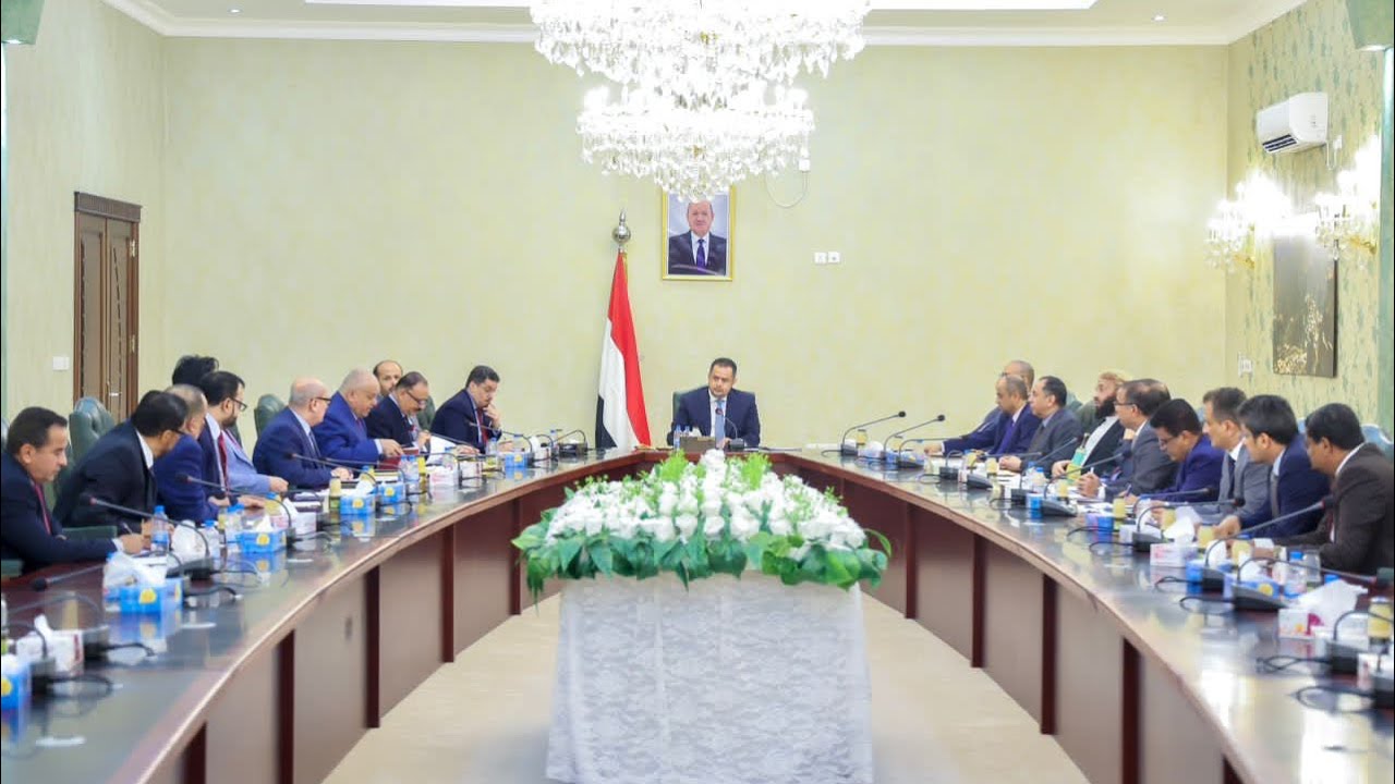 رئيس وزراء اليمن: دعم السعودية أسهم في استقرار الأوضاع الاقتصادية والتخفيف من معاناة المواطنين