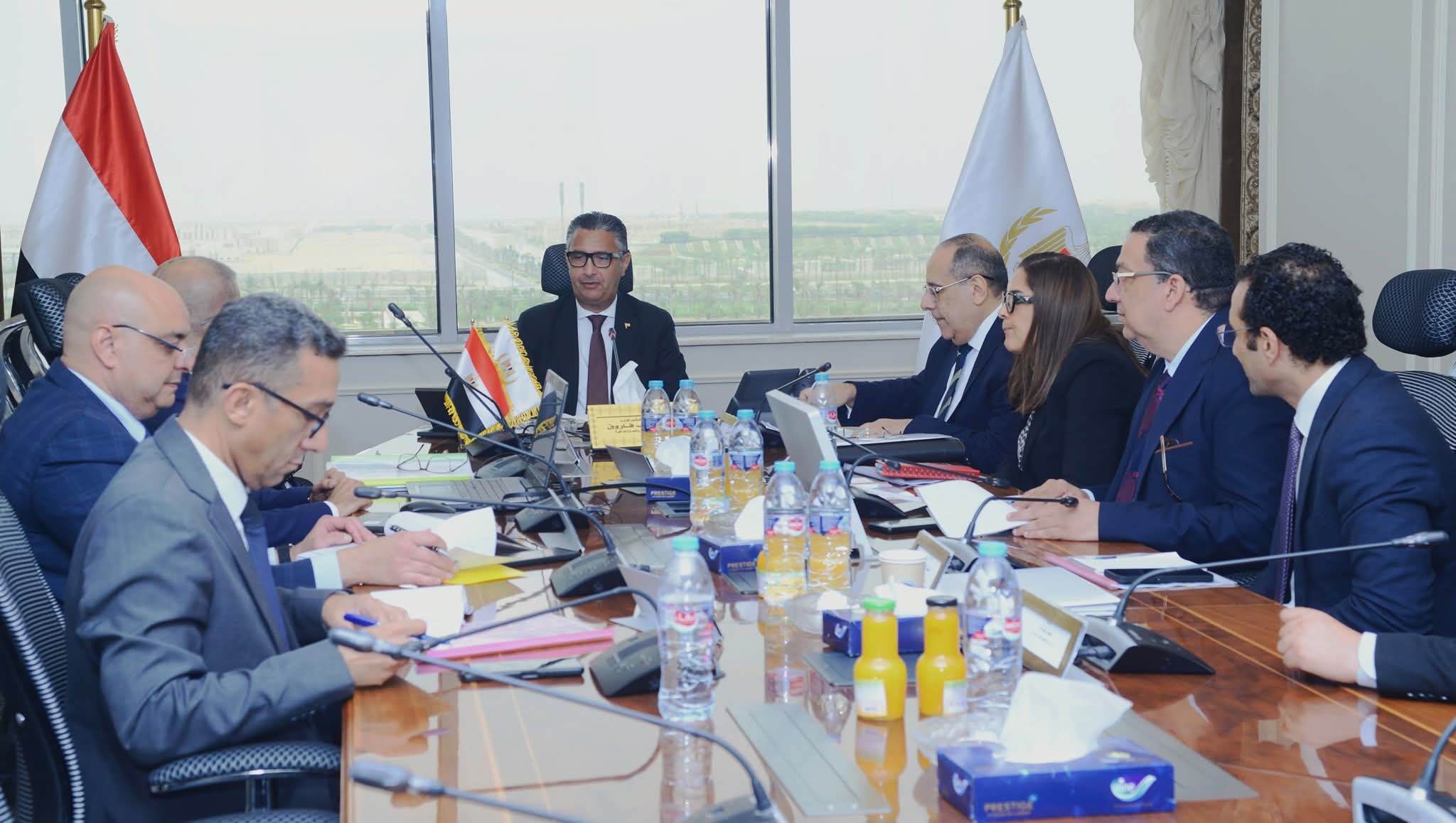 وزير التموين يتابع توافر السلع بمنافذ ومخازن المصرية لتجارة الجملة