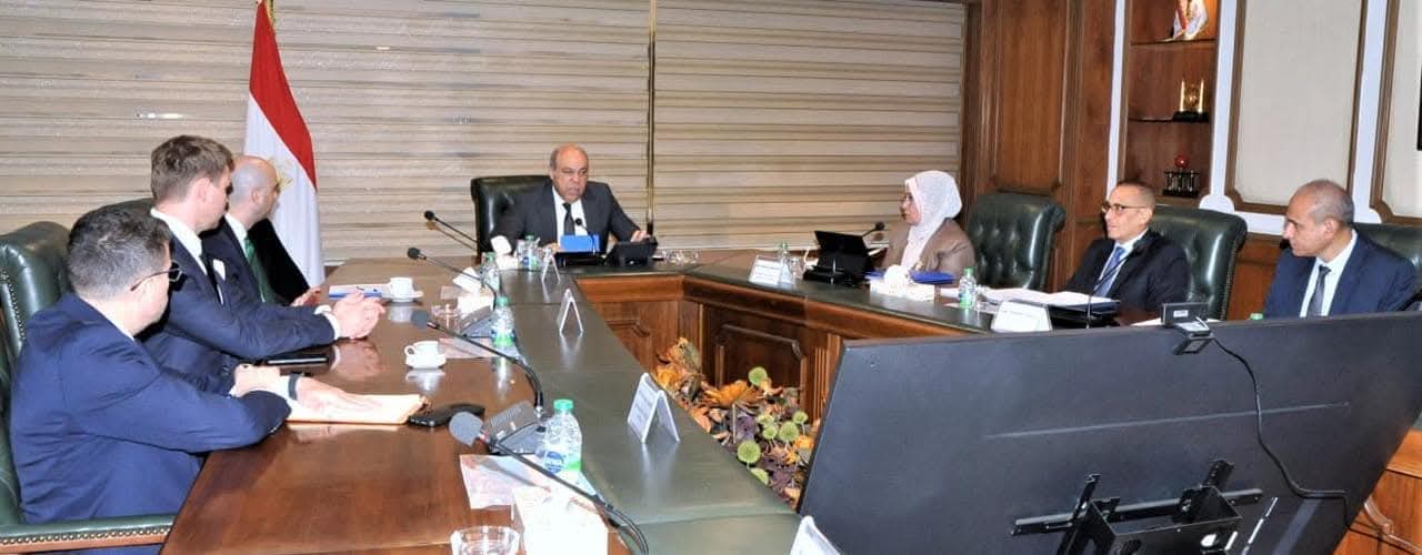 وزير الطيران : نتطلع لتعزيز التعاون مع المنظمة الدولية للهجرة