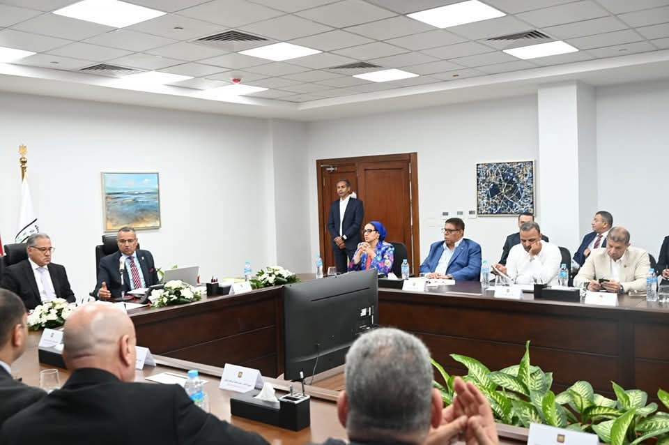 محافظ جنوب سيناء يناقش ملامح الاستراتيجية التنموية المتكاملة مع وفد مجلس النواب