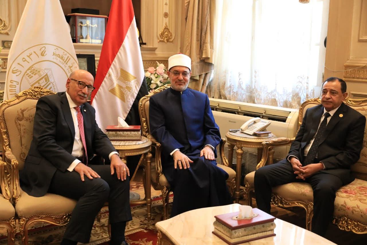 مفتي الجمهورية يهنئ رئيس محكمة النقض بتوليه المنصب رسميًّا