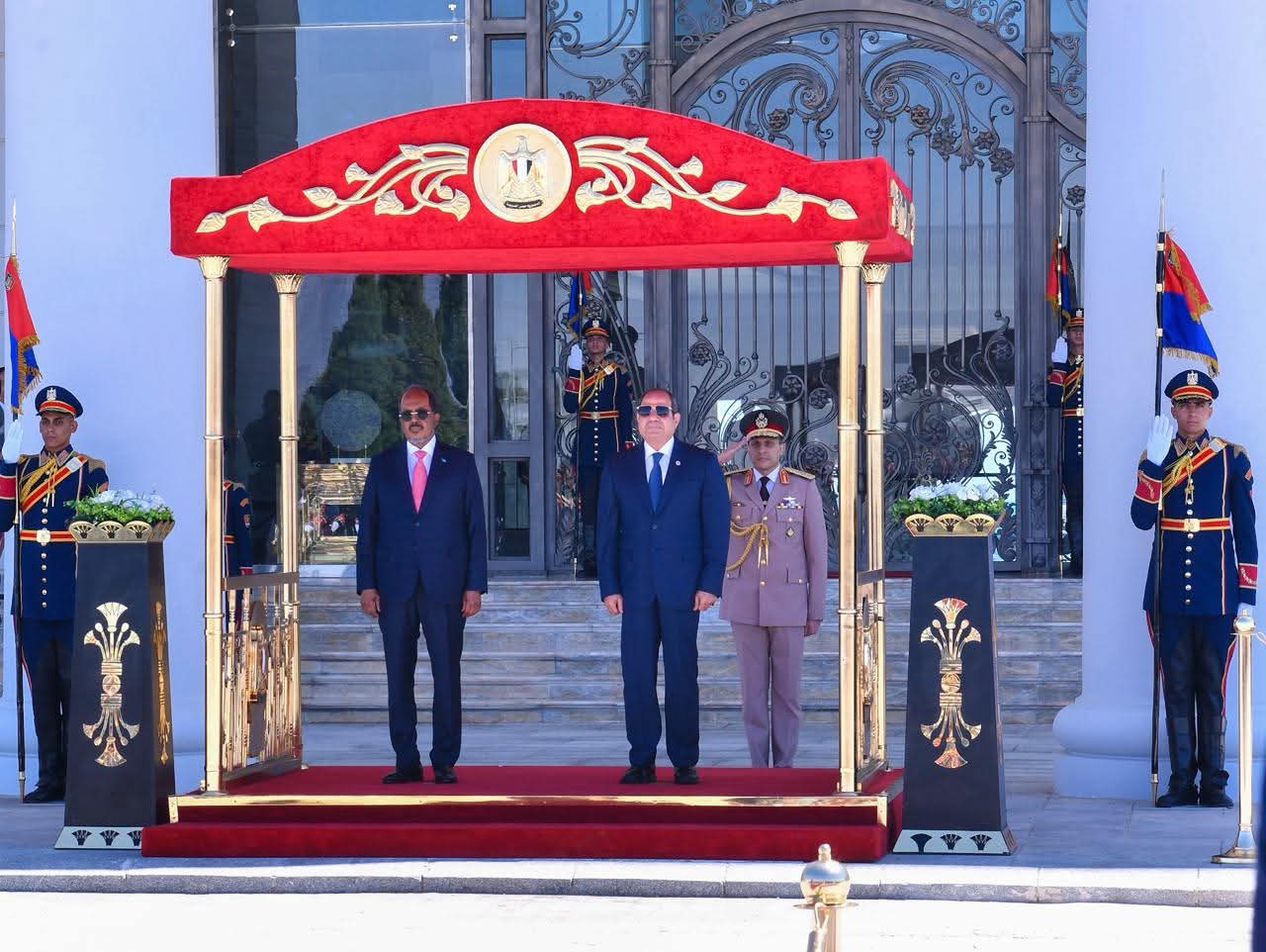 الرئيس يبحث مع نظيره الصومالى تعزيز العلاقات الثنائية وتطورات الأوضاع الإقليمية والقارية