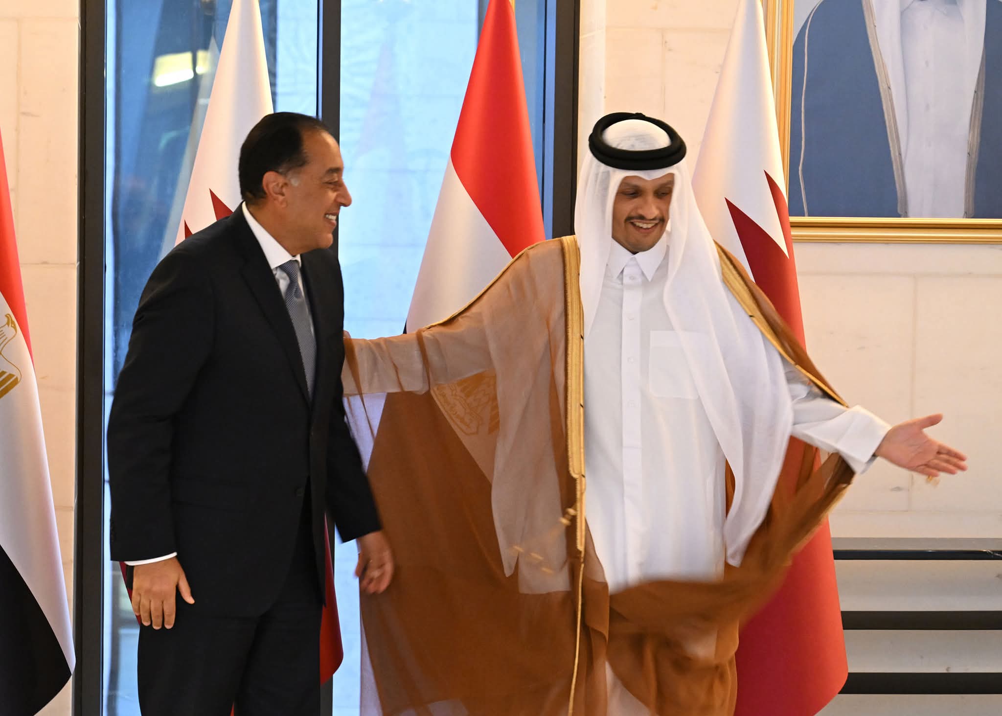 قطر تخطط لتوسيع استثماراتها بمصر