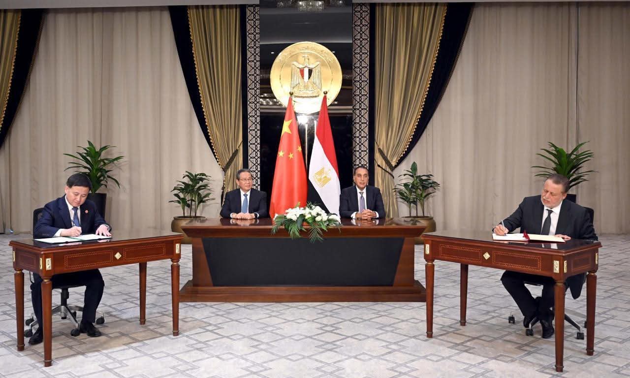 محافظ البنك المركزى يوقع مذكرة تفاهم مع نظيره الصينى