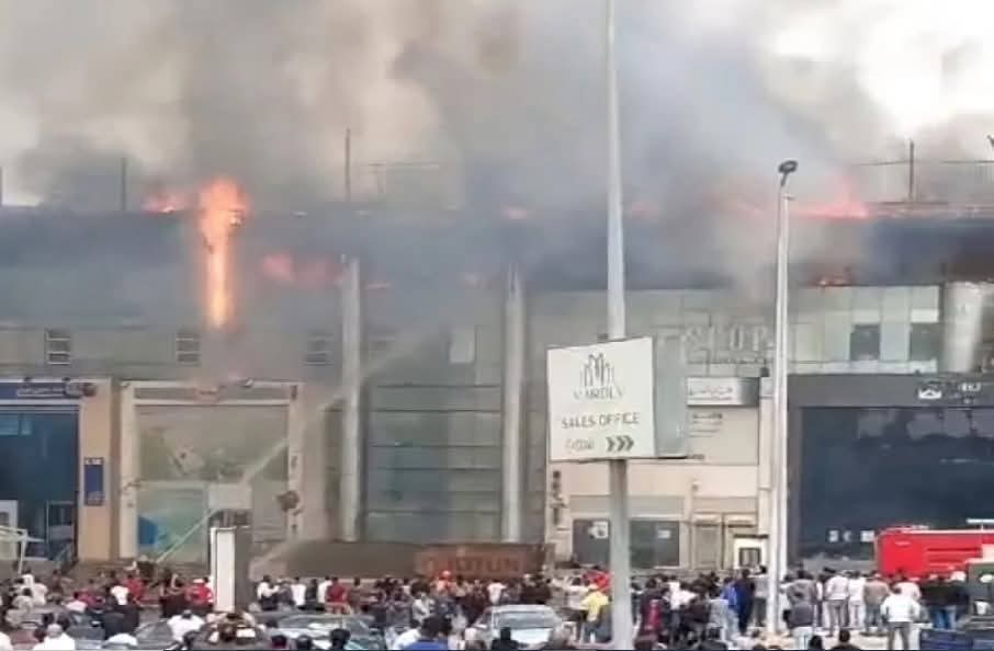ندب المعمل الجنائى لمعرفة سبب حريق مول الشيخ زايد