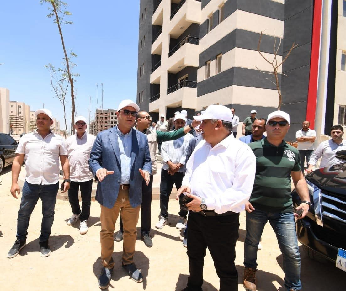 وزير الإسكان يتفقد وحدات الإسكان الأخضر بمبادرة "سكن لكل المصريين" ومشروع "ديارنا
