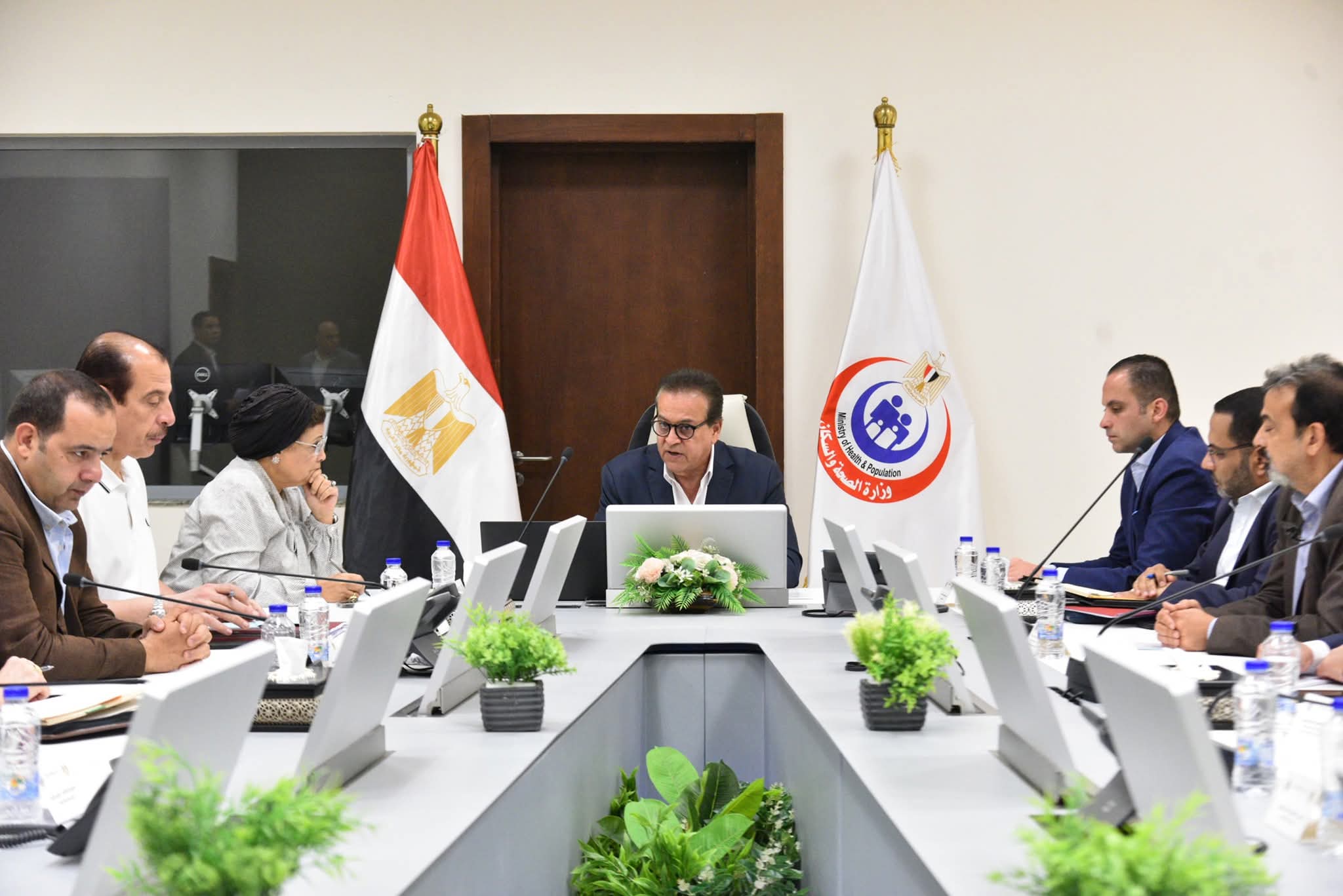 وزير الصحة يناقش عددًا من الإجراءات لتعزيز جودة الخدمات الصحية المقدمة للمواطنين