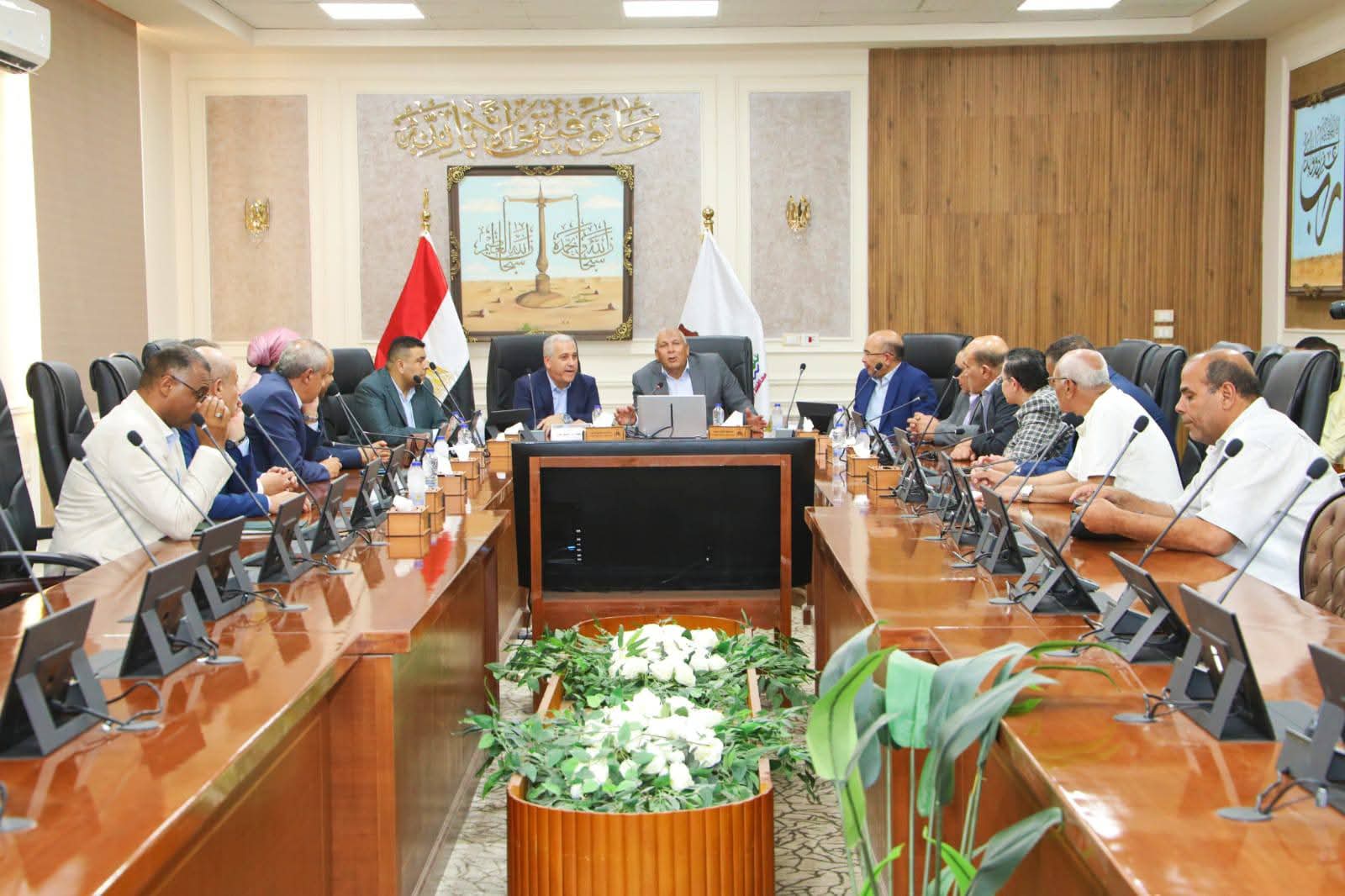 الشوربجي" يبحث مع محافظ الوادي الجديد أوجه التعاون مع "الوطنية للصحافة"