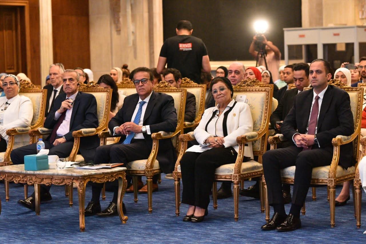 وزير الصحة : نسير بخطى ثابتة نحو تحقيق التوازن السكانى