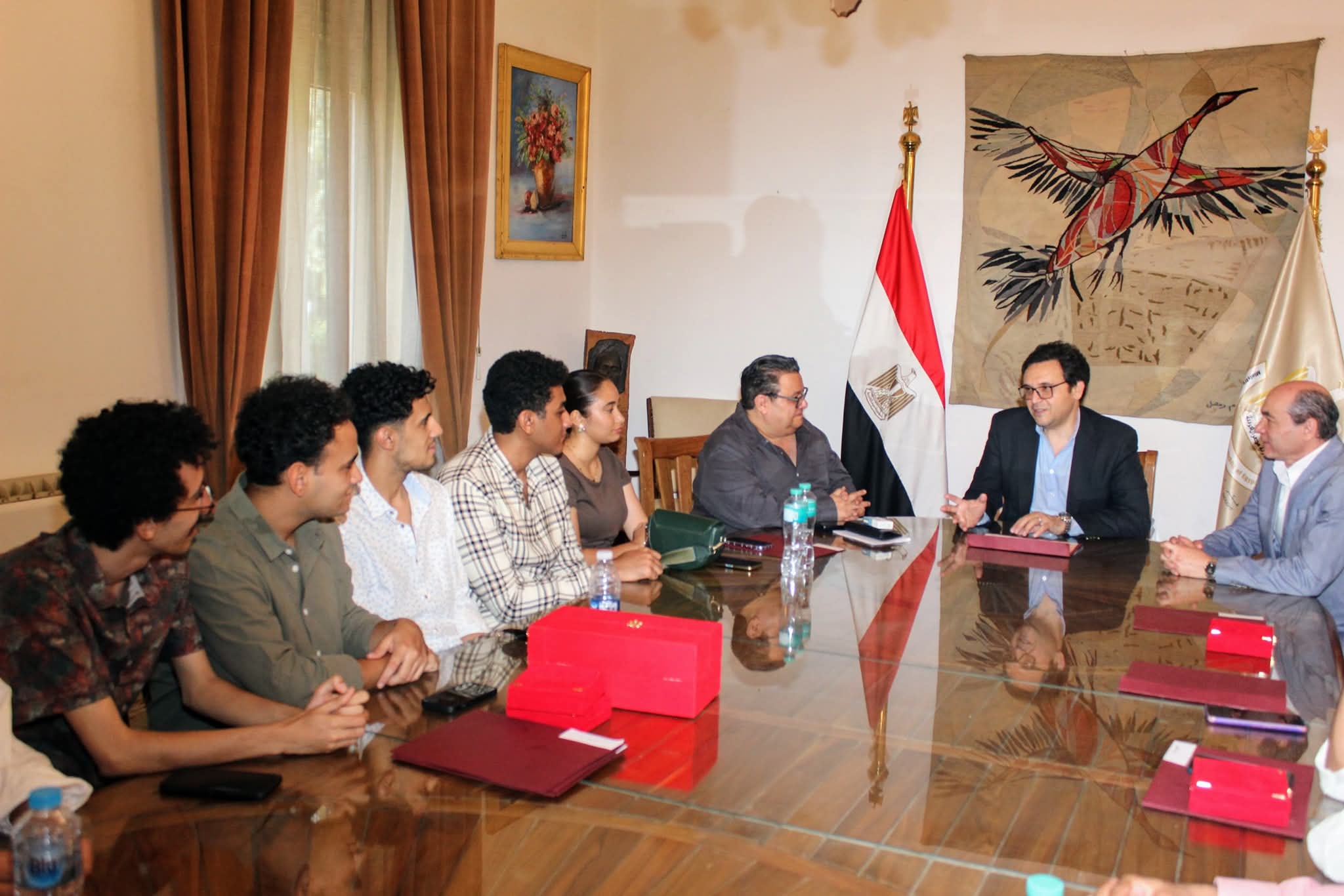 وزير الثقافة يلتقى الفائزين بجوائز مهرجان نجوم المسرح الجامعى
