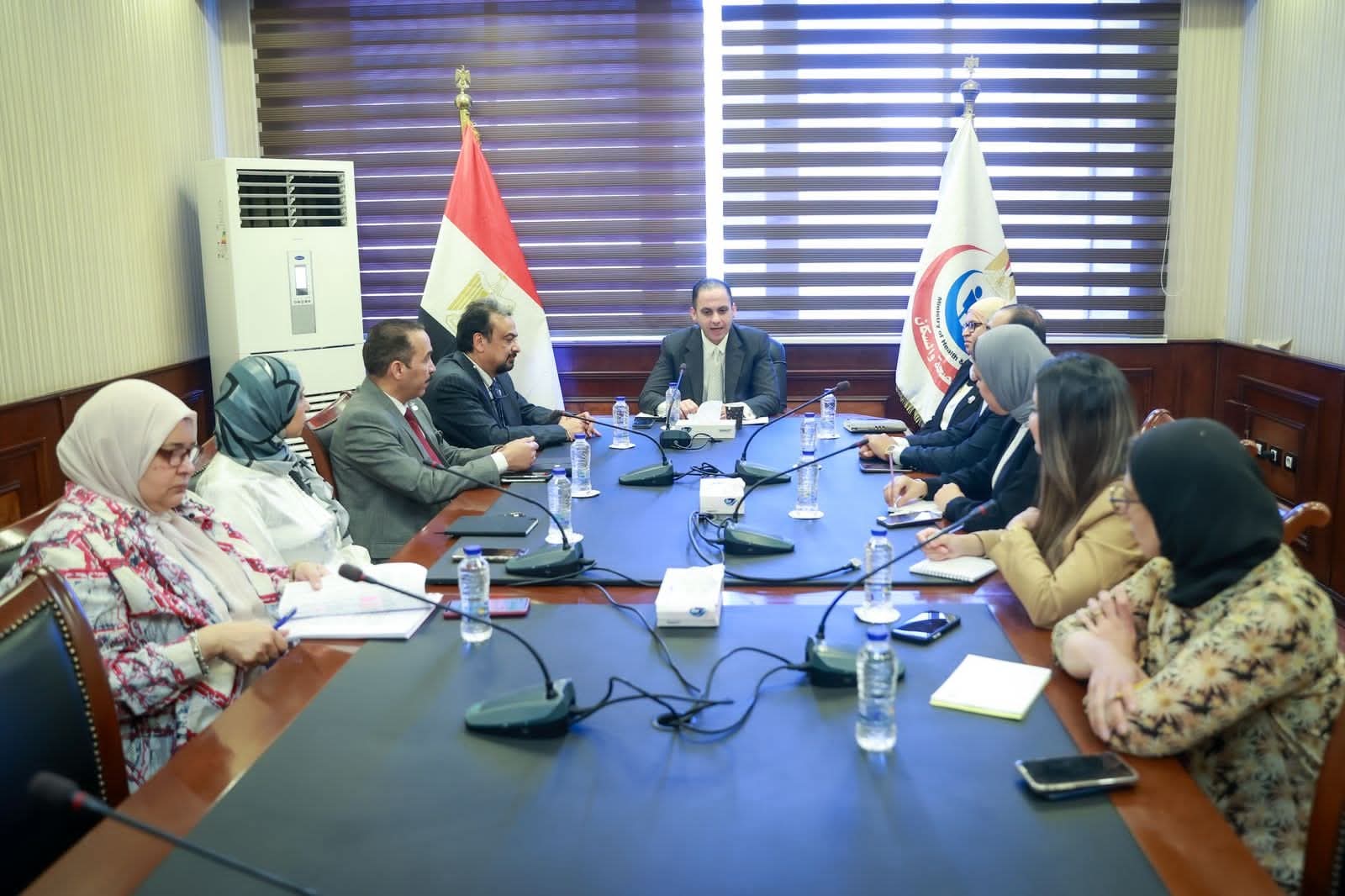 نائب وزير الصحة والسكان يعقد اجتماعًا لمناقشة أخر مستجدات ملف السياحة العلاجيه.