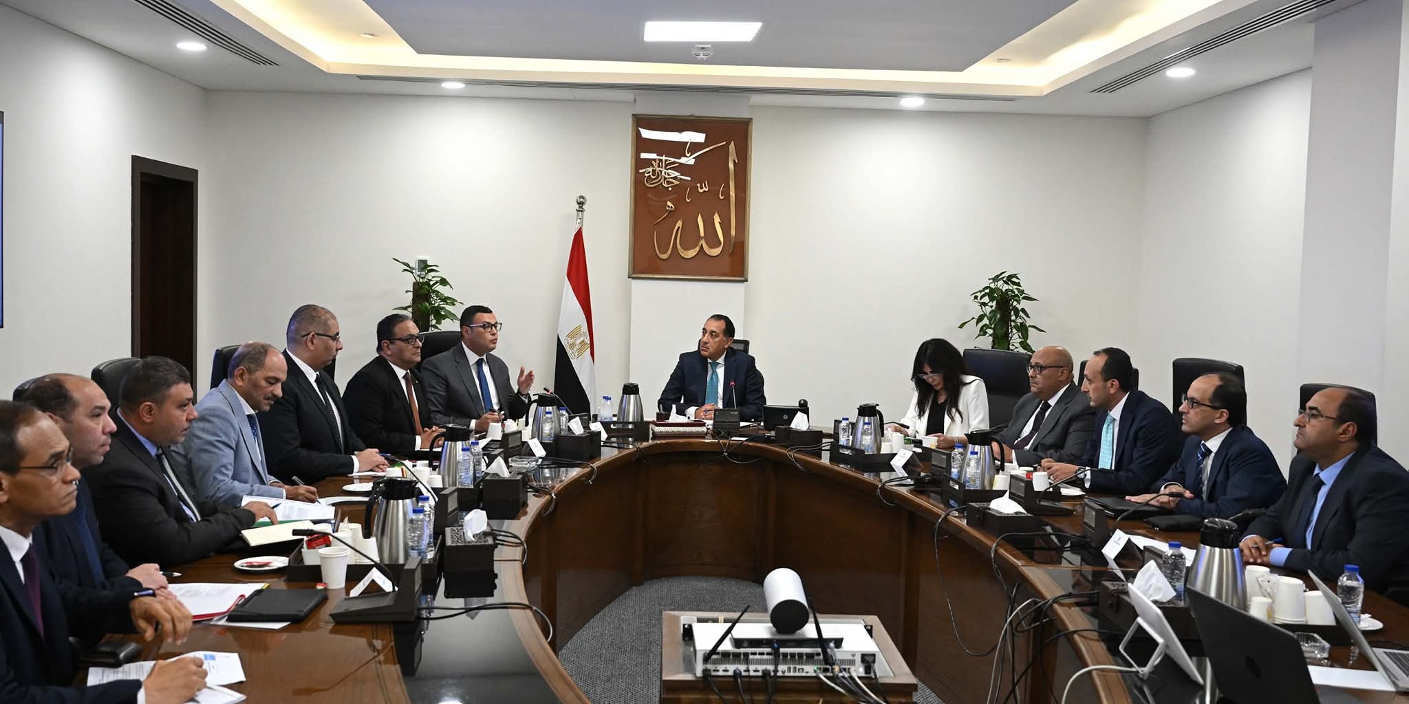 رئيس الوزراء يتابع موقف تسليم الوحدات السكنية للموظفين المنتقلين للعمل بالعاصمة الإدارية