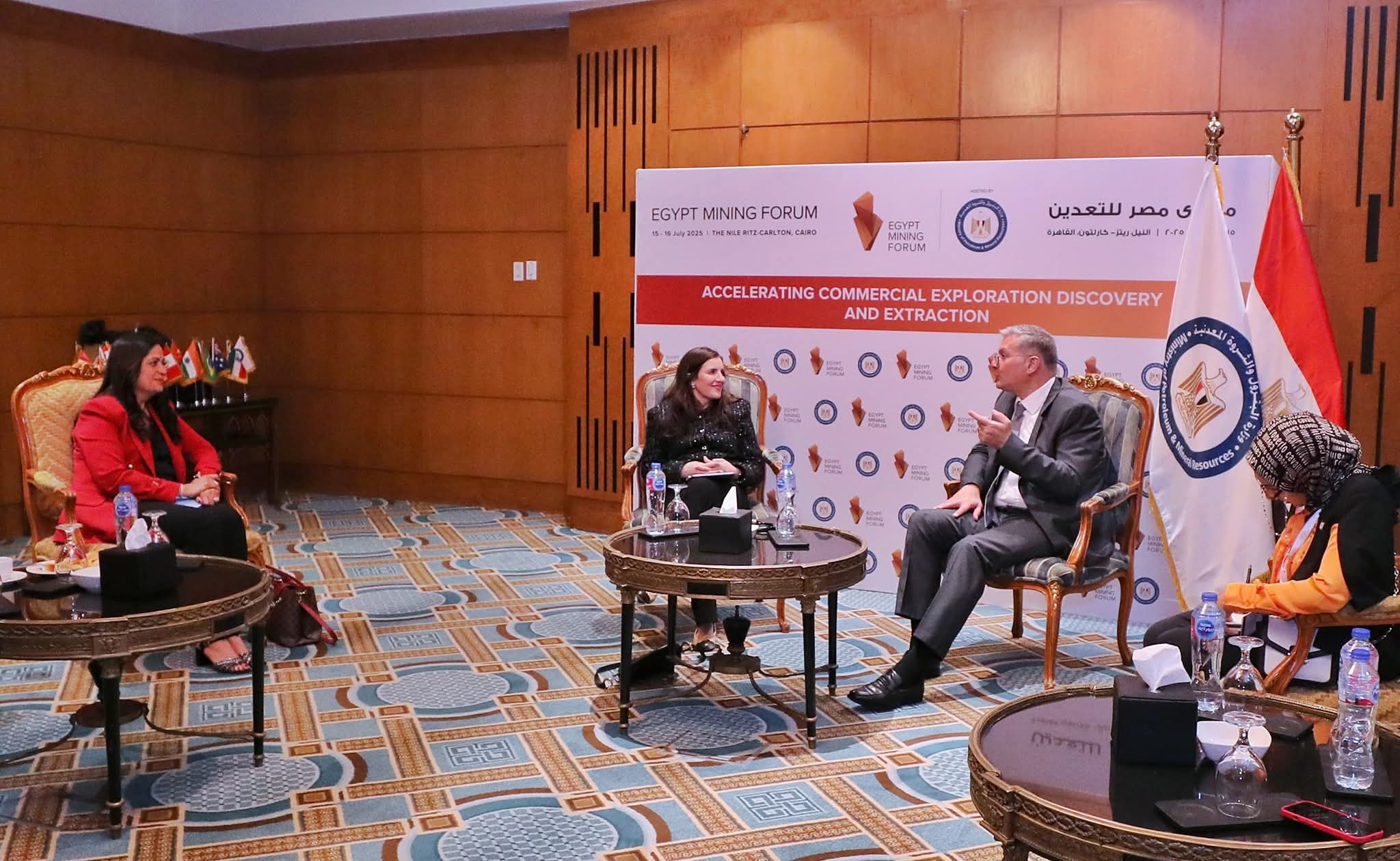 وزير البترول يلتقى المدير التنفيذى لشركة "أنجلو جولد أشانتى" العالمية