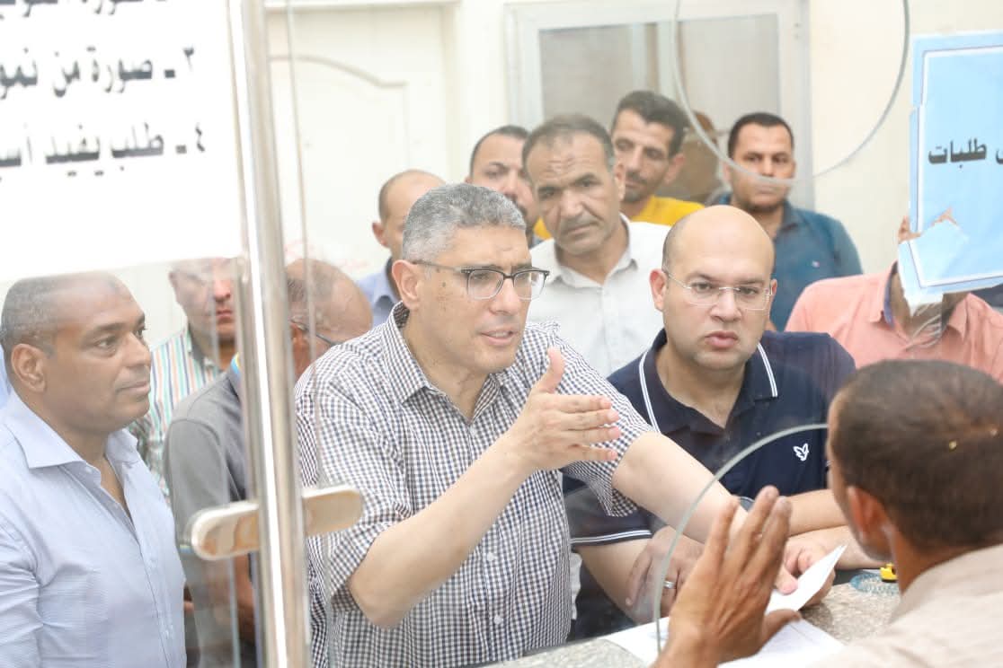 محافظ الجيزة يتفقد المركز التكنولوجي لخدمة المواطنين بالصف