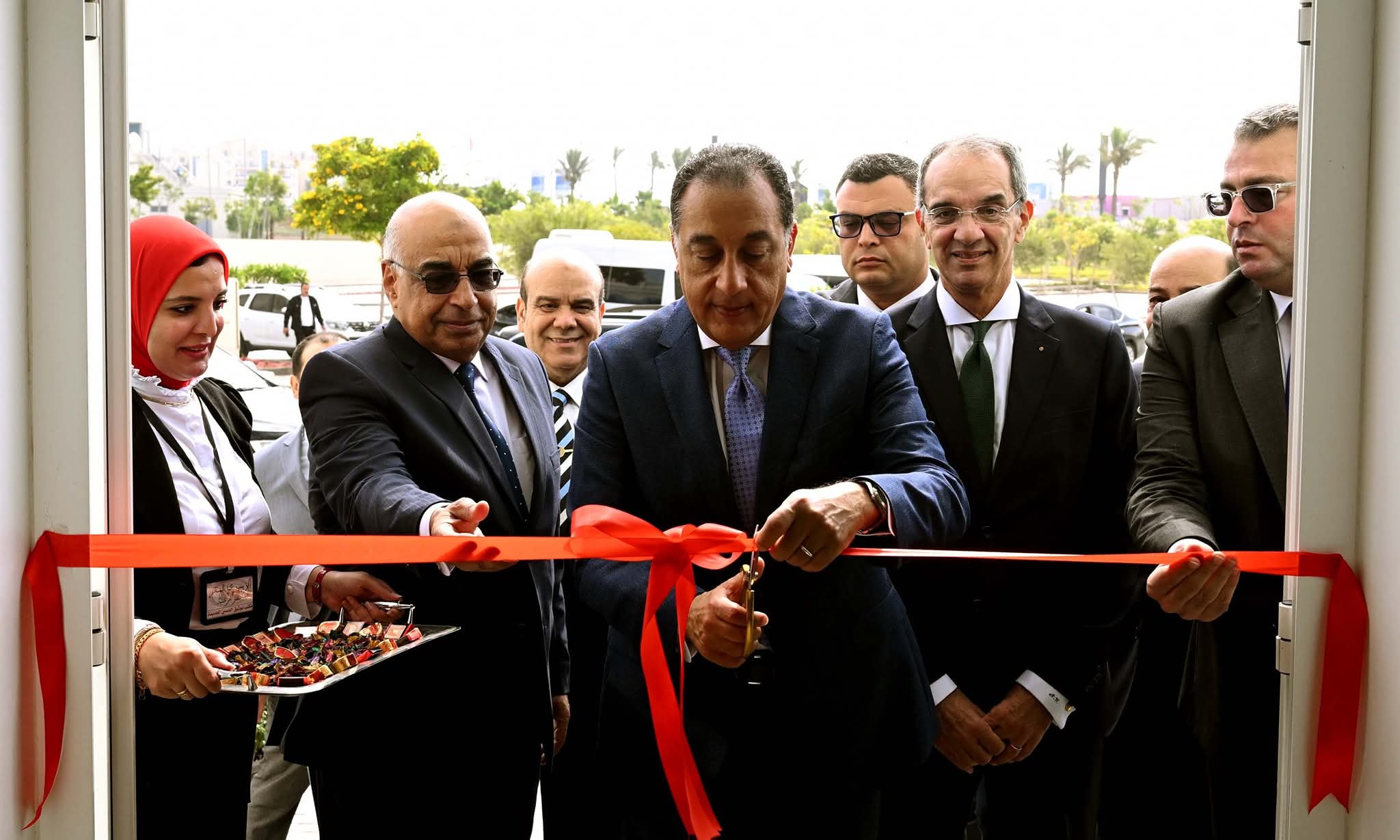رئيس الوزراء يفتتح مجمع الشهر العقارى والتوثيق  بالعلمين الجديدة