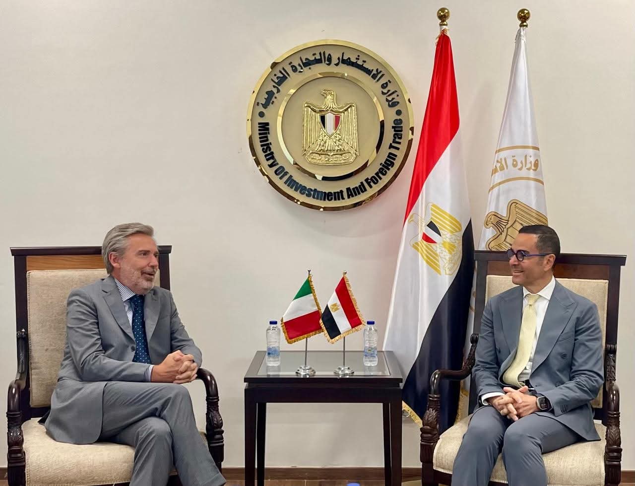 وزير الاستثمار ببحث مع  سفير إيطاليا تعزيز العلاقات الاقتصادية