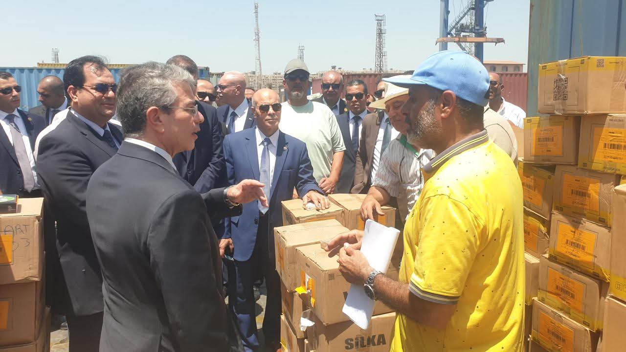 رئيس "الجمارك": نعمل على تحسين الأداء الجمركى لتقليل زمن وتكلفة الإفراج