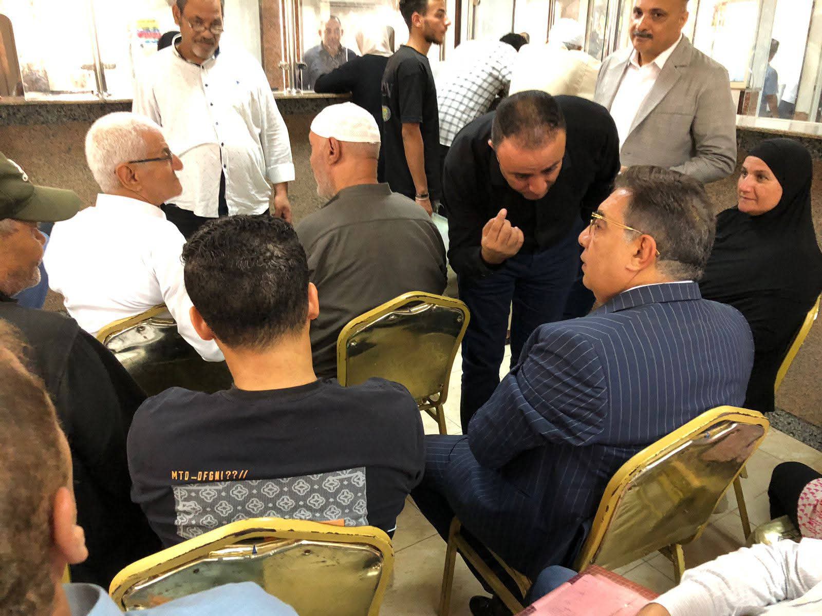 محافظ الدقهلية من مركز أجا التكنولوجى:" أنا قاعد مع الناس لحد ما تخلصوا مصالحهم"