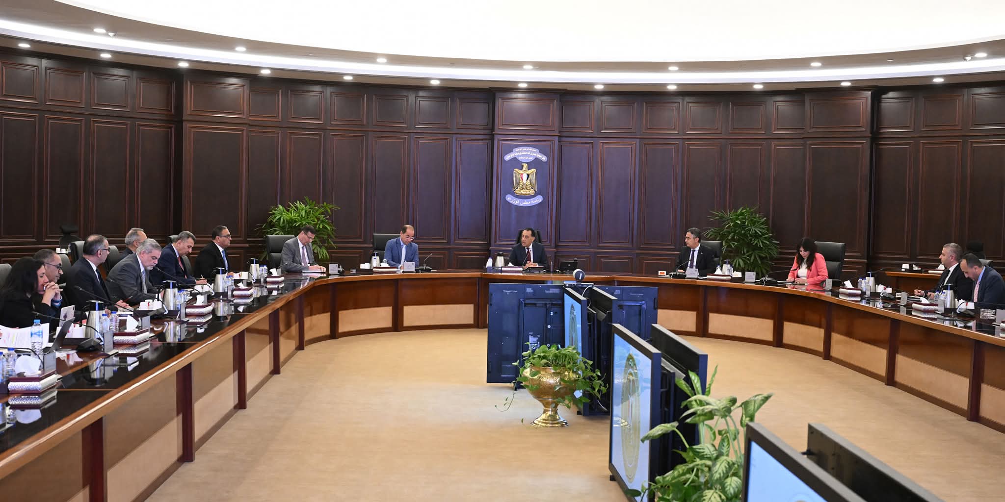 رئيس الوزراء يتابع تنفيذ توجيهات الرئيس بإنشاء مركز عالمى لتخزين وتوريد وتجارة الحبوب والغلال