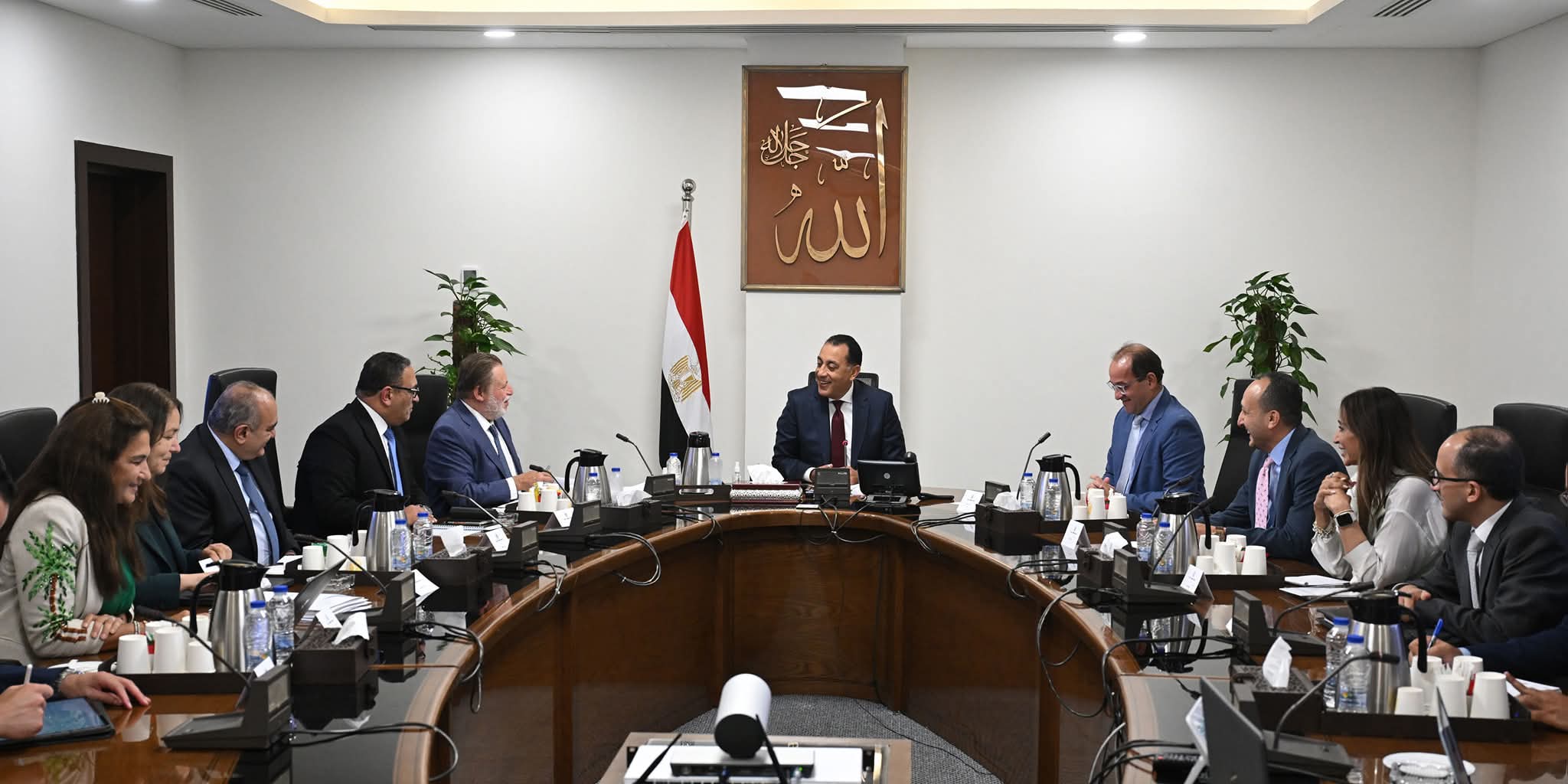 رئيس الوزراء يتابع جهود خفض الدين العام من الناتج المحلى