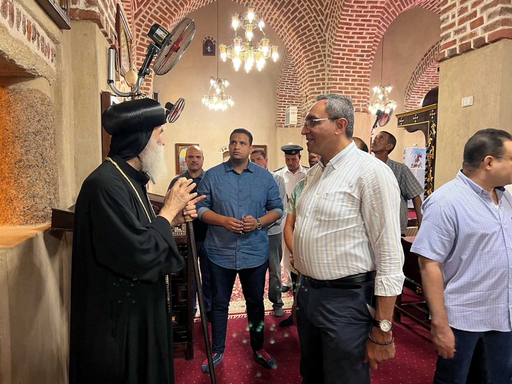 محافظ قنا يزور أديرة نقادة