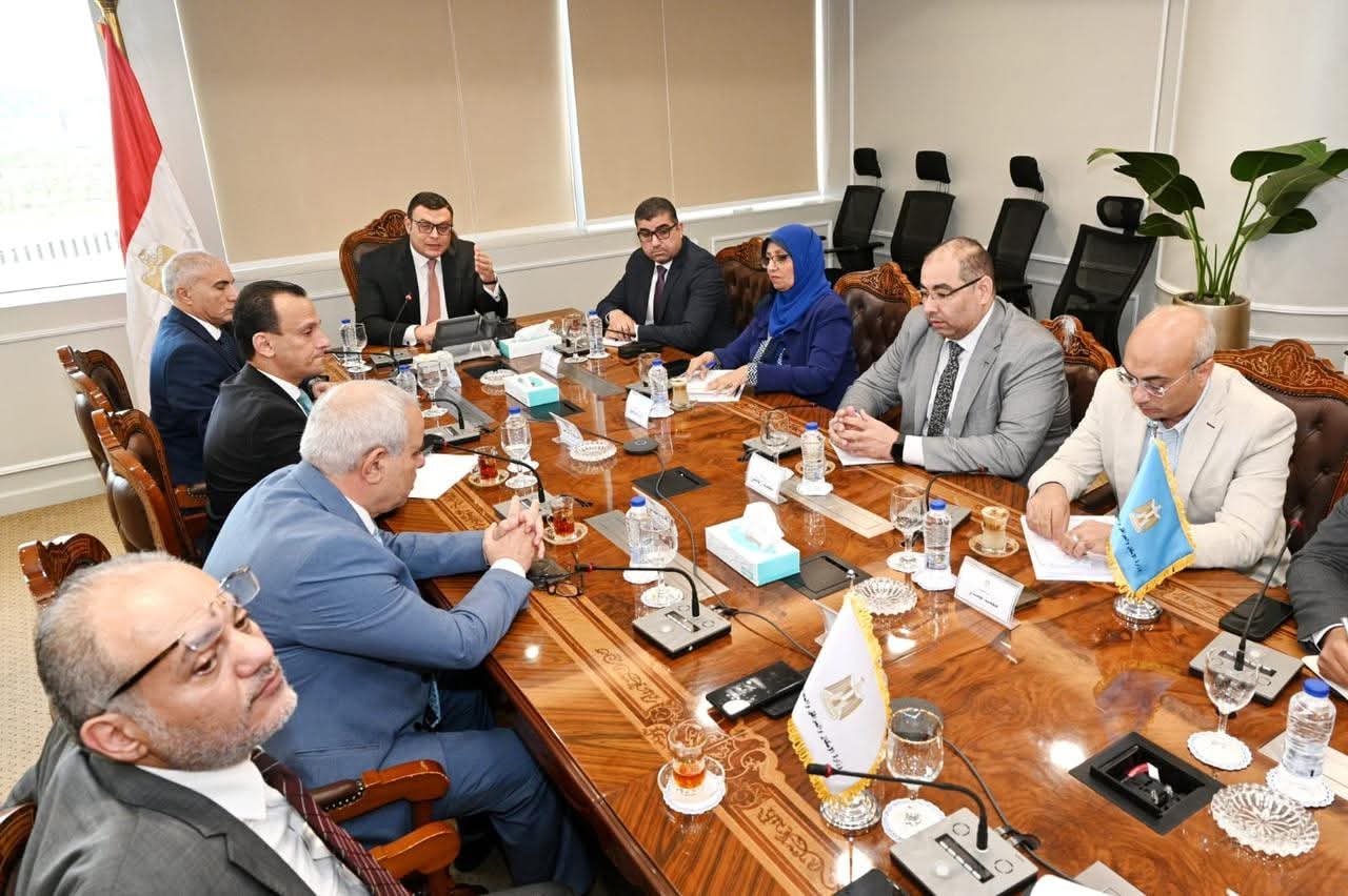 وزير الإسكان يلتقى مسئولى شركة "توريك" للتطوير العقارى
