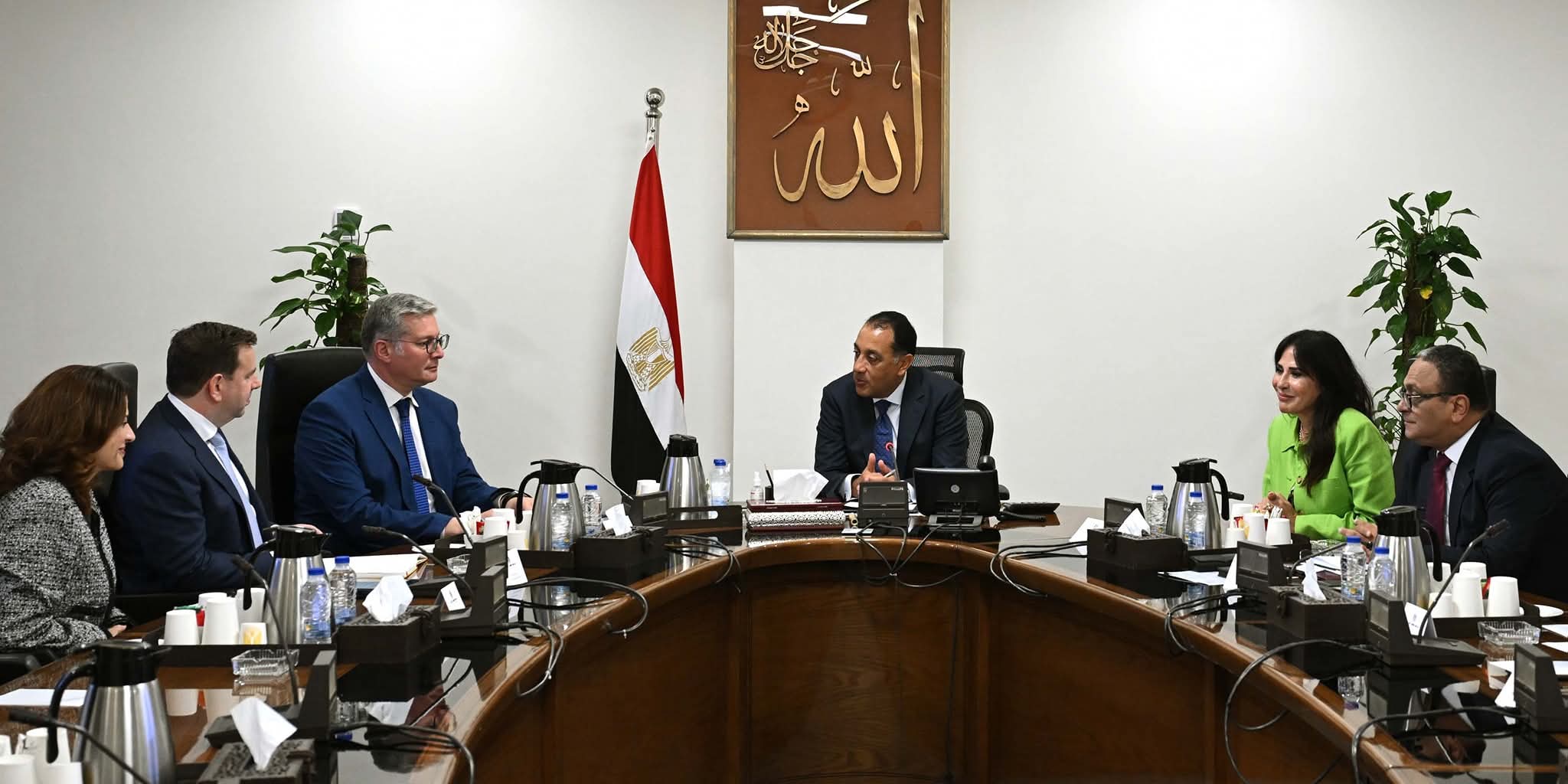 مدبولى : دعم استثمارات "شل" العالمية ودفع مستحقات الشركاء الأجانب بقطاع البترول