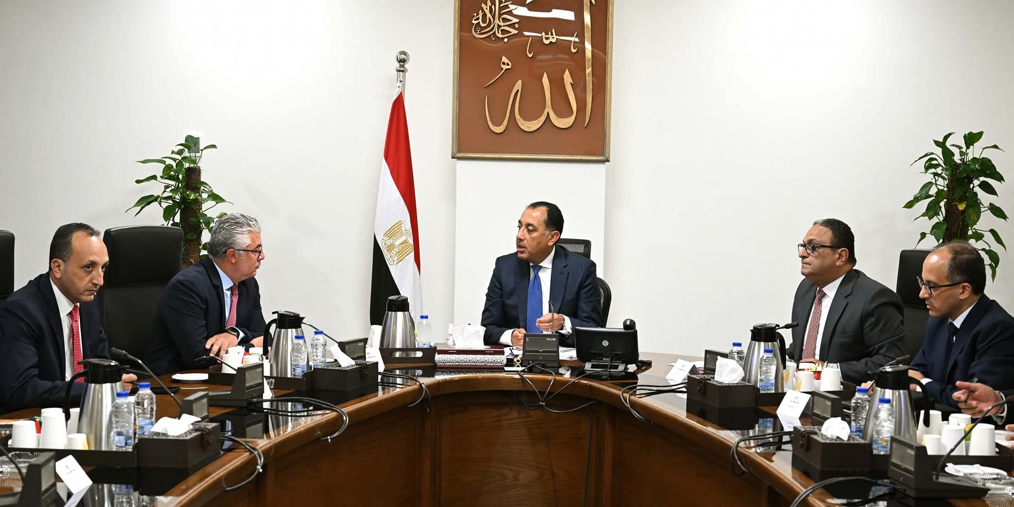 مدبولى يبحث مع جمال الدين موقف المشروعات المختلفة باقتصادية قناة السويس