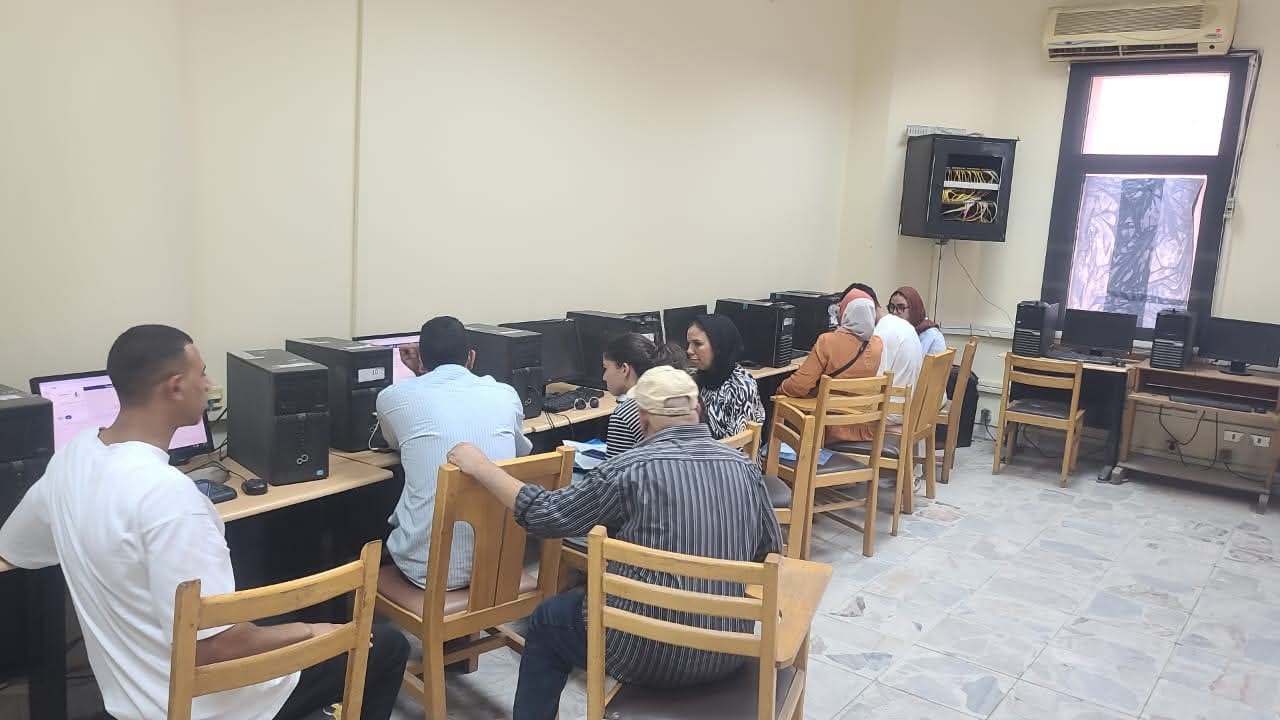 معامل الحاسبات بالجامعات الحكومية تنتظم في تقديم الدعم الفني لطلاب الثانوية العامة