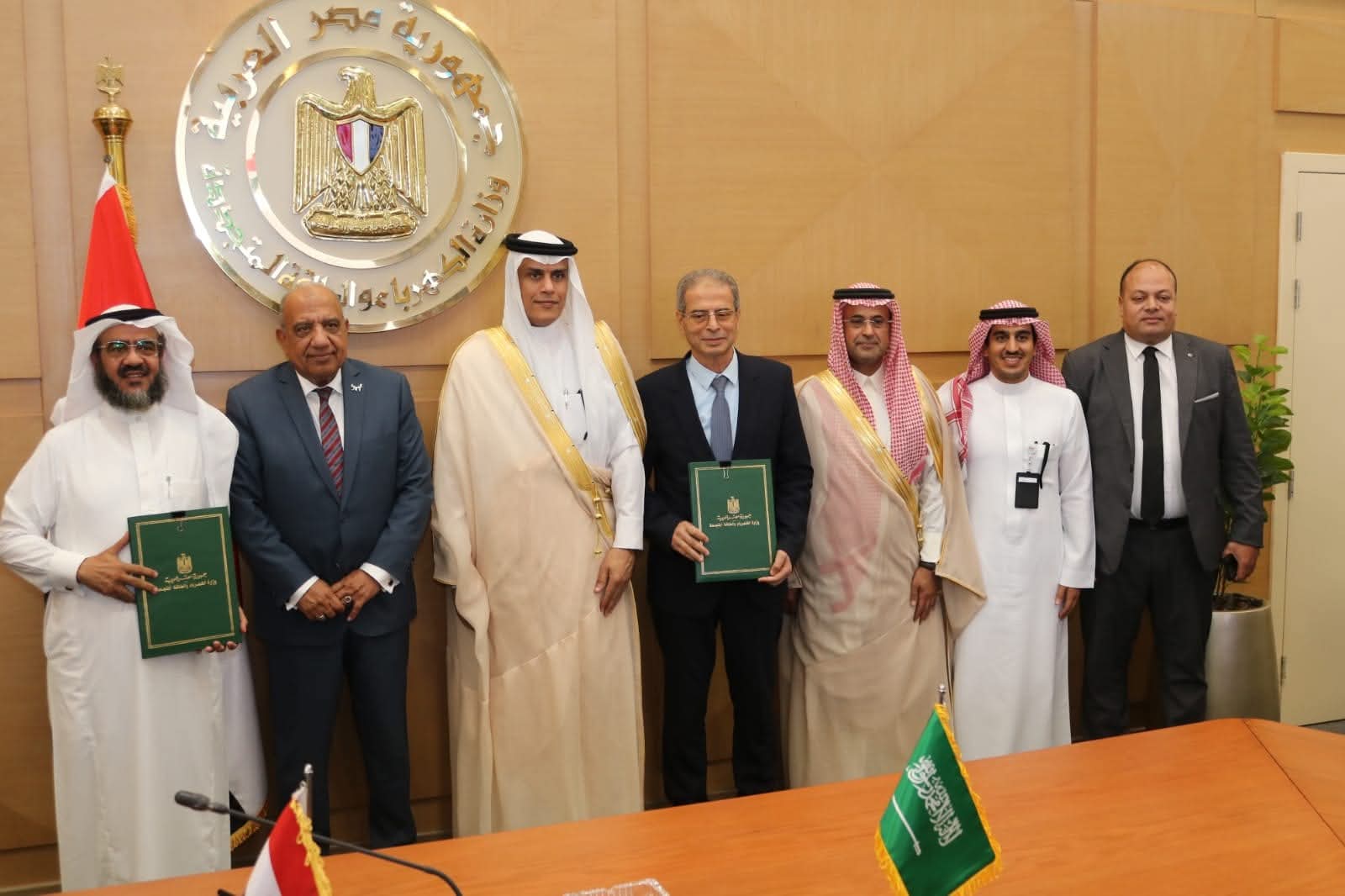 وزير الكهرباء يشهد توقيع مذكرة لتطوير وتحديث مركز أبحاث الجهد الفائق (EHVRC)