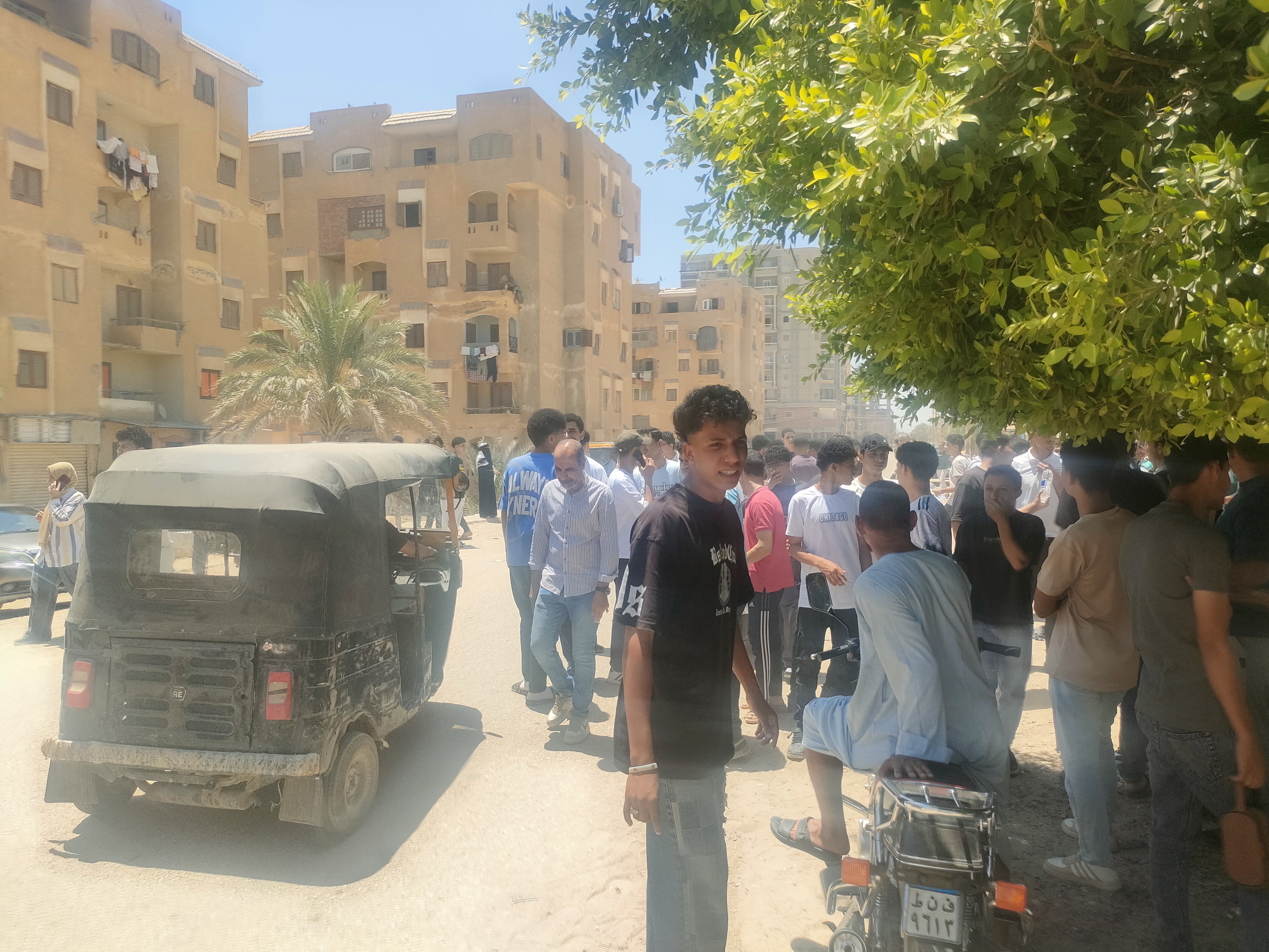 طلاب الثانوية العامة بالفيوم: امتحان الكيمياء صعب وفوق المستوى.. والجغرافيا سهلة ومباشرة