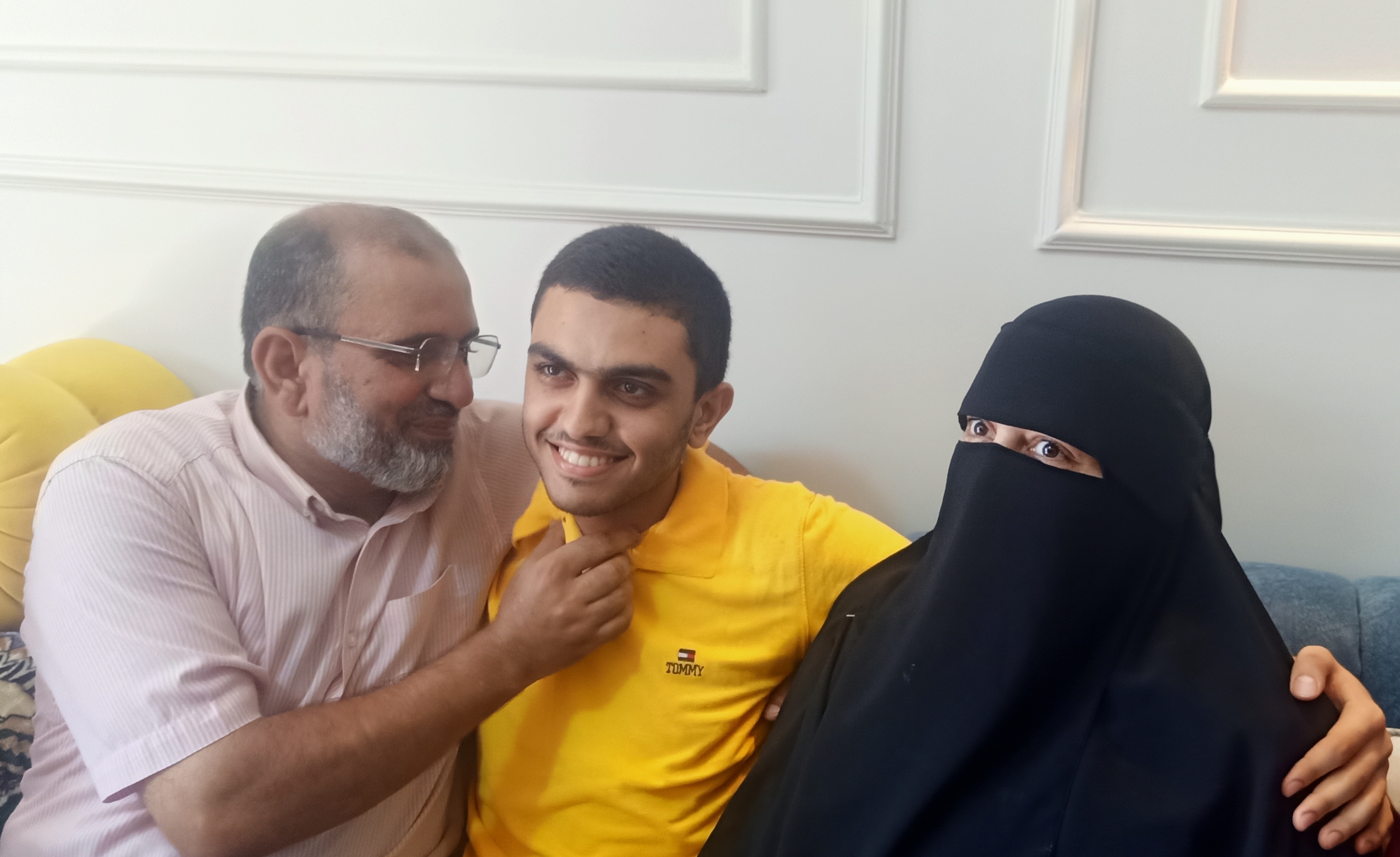 بركة دعاء الوالدين .. «على شلتوت» الأول على الثانوية الأزهرية بالجمهورية