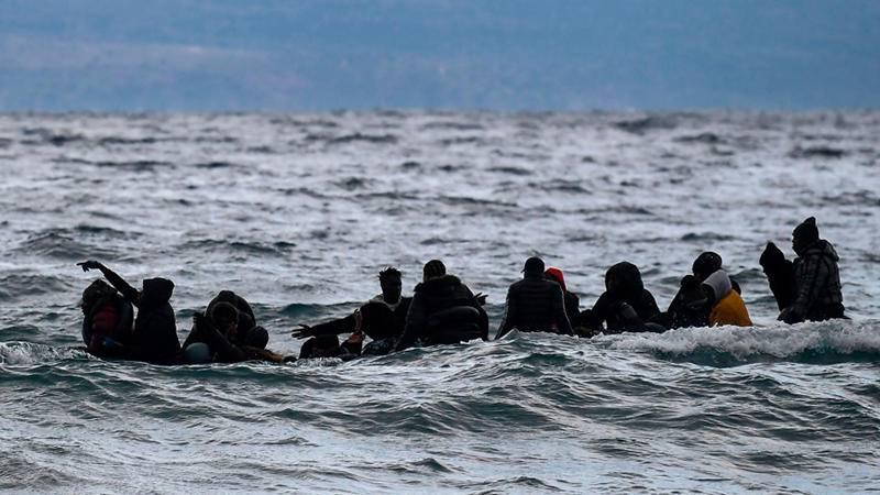 البرلمان اليوناني .. يقر تعليق طلبات اللجوء للقادمين بحرا