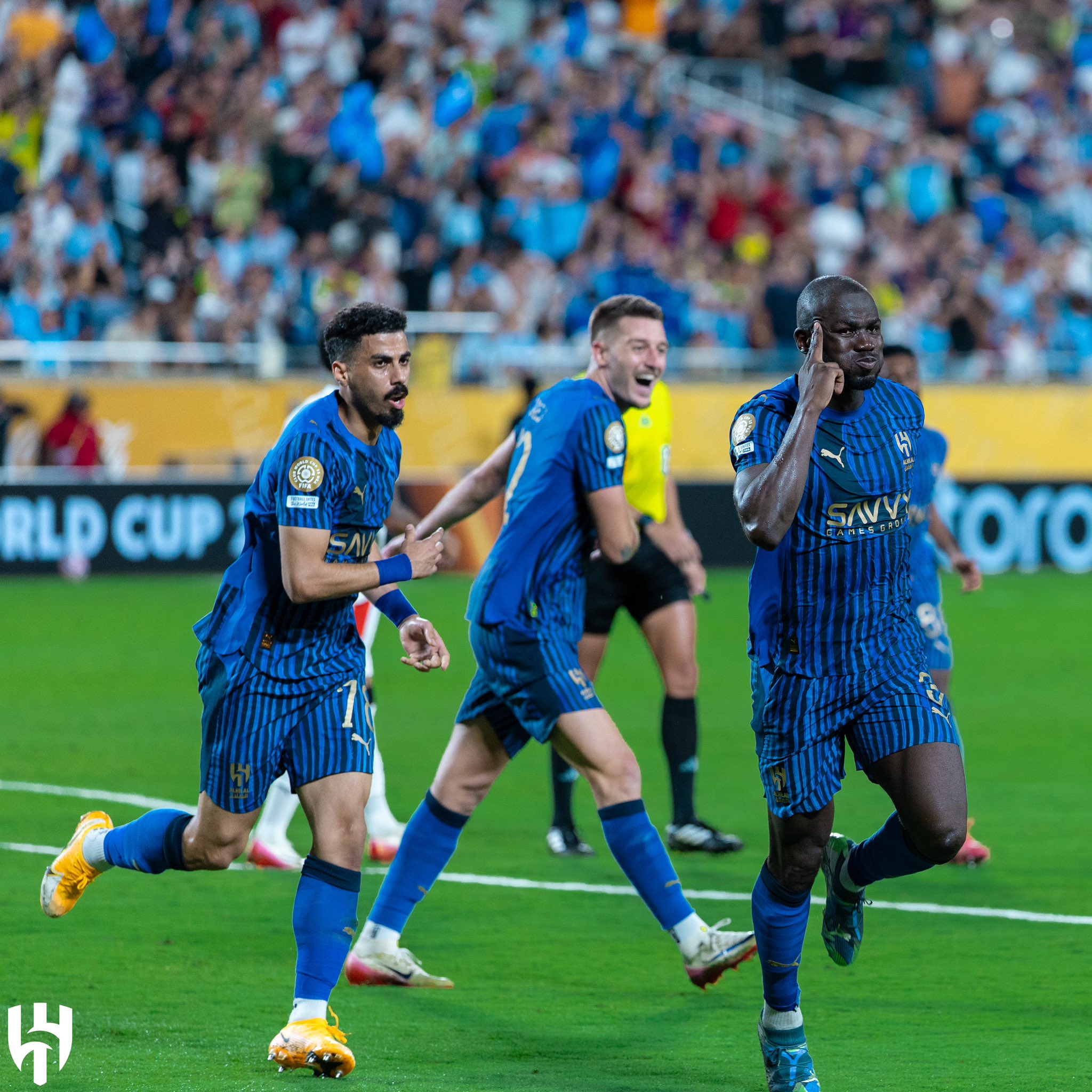 34 مليون دولار مكاسب الهلال السعودى بعد الفوز على مانشستر سيتى