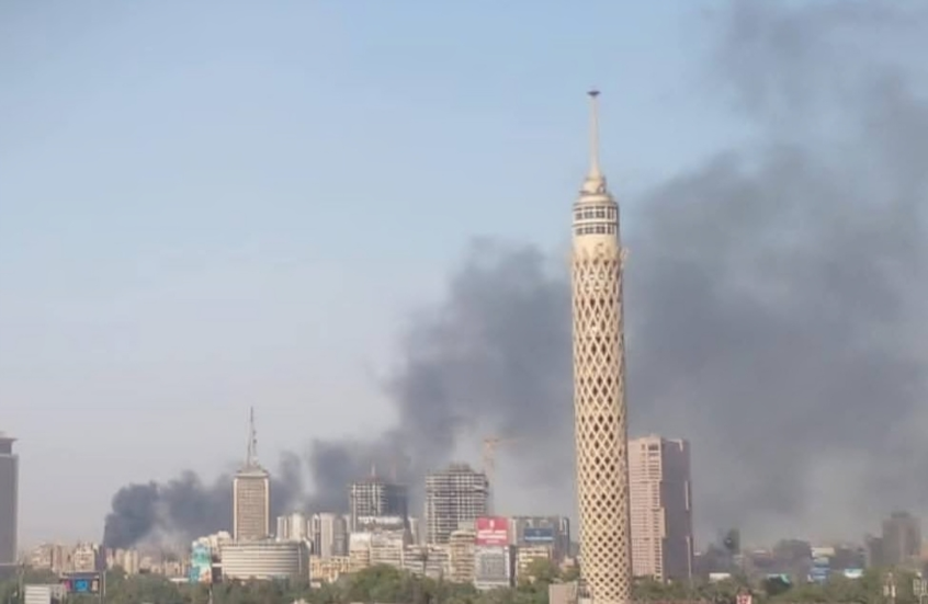 حريق ضخم بسوق الترجمان.. والدخان يغطى سماء القاهرة