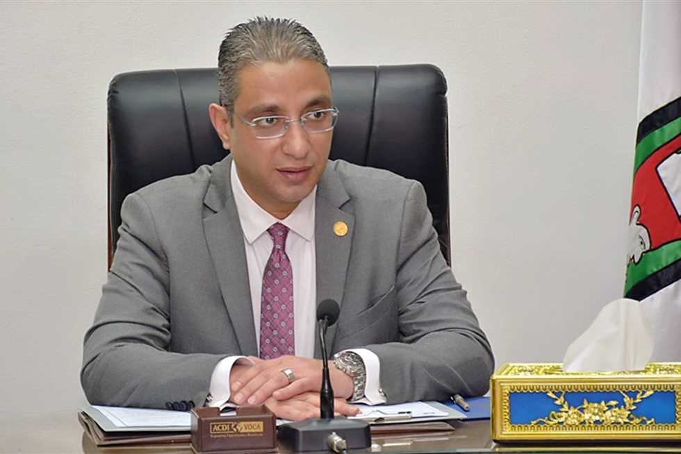 بعد أقل من شهر في المنصب.. محافظ الفيوم يوقف وكيل الصحة عن العمل والوزير ينقله لرئاسة "الصحة النفسية"