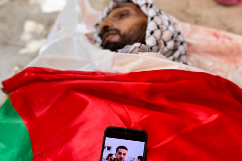 استشهاد محمد شعلان نجم كرة السلة الفلسطينى.. أثناء البحث عن طعام لأولاده