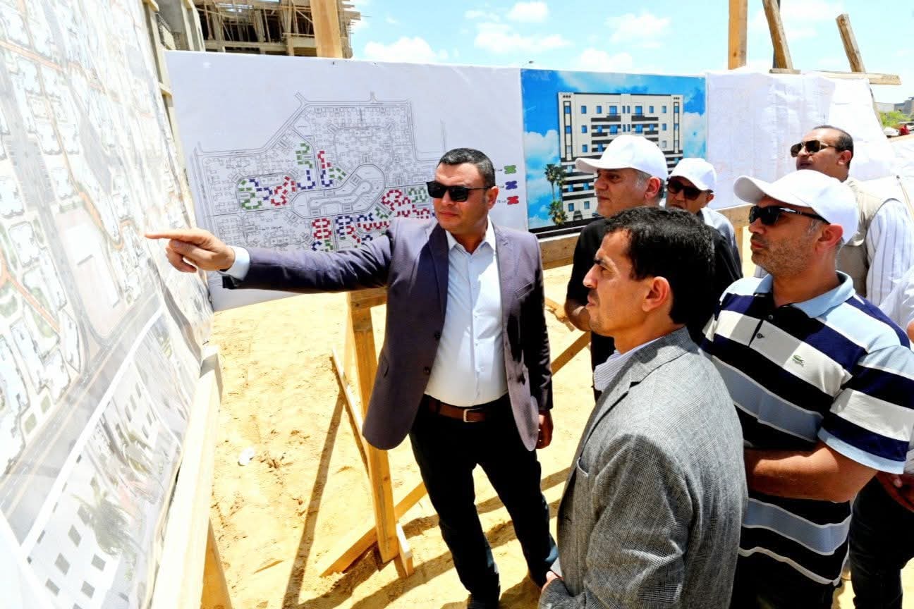 وزير الإسكان يتفقد "سكن لكل المصريين" والطرق بمدينة برج العرب الجديد