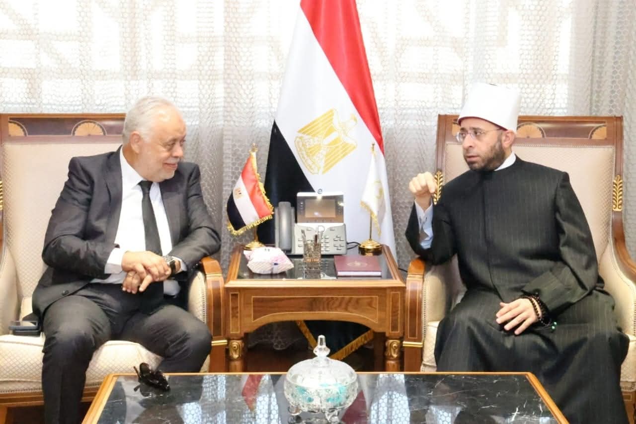 وزير الأوقاف يبحث مع نقيب المهن التمثيلية التعاون فى دعم الدراما الدينية